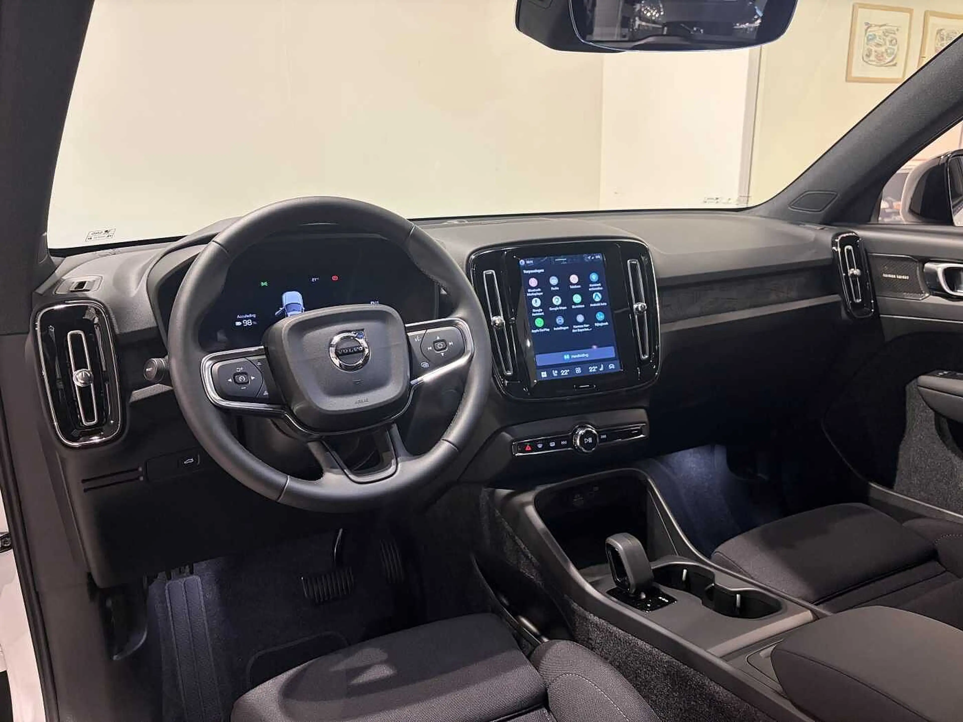 Volvo EX40 Black Edition Plus Extended Range + PANO DAK/ELECT — photo 5