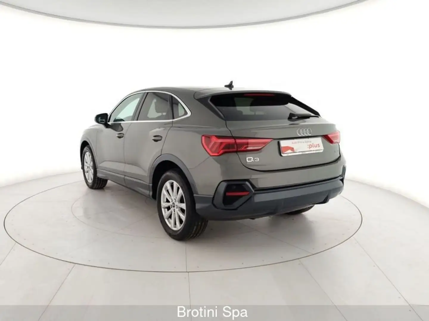 Audi Q3 SPB 35 TDI quattro S tronic Business Plus Grigio - 2