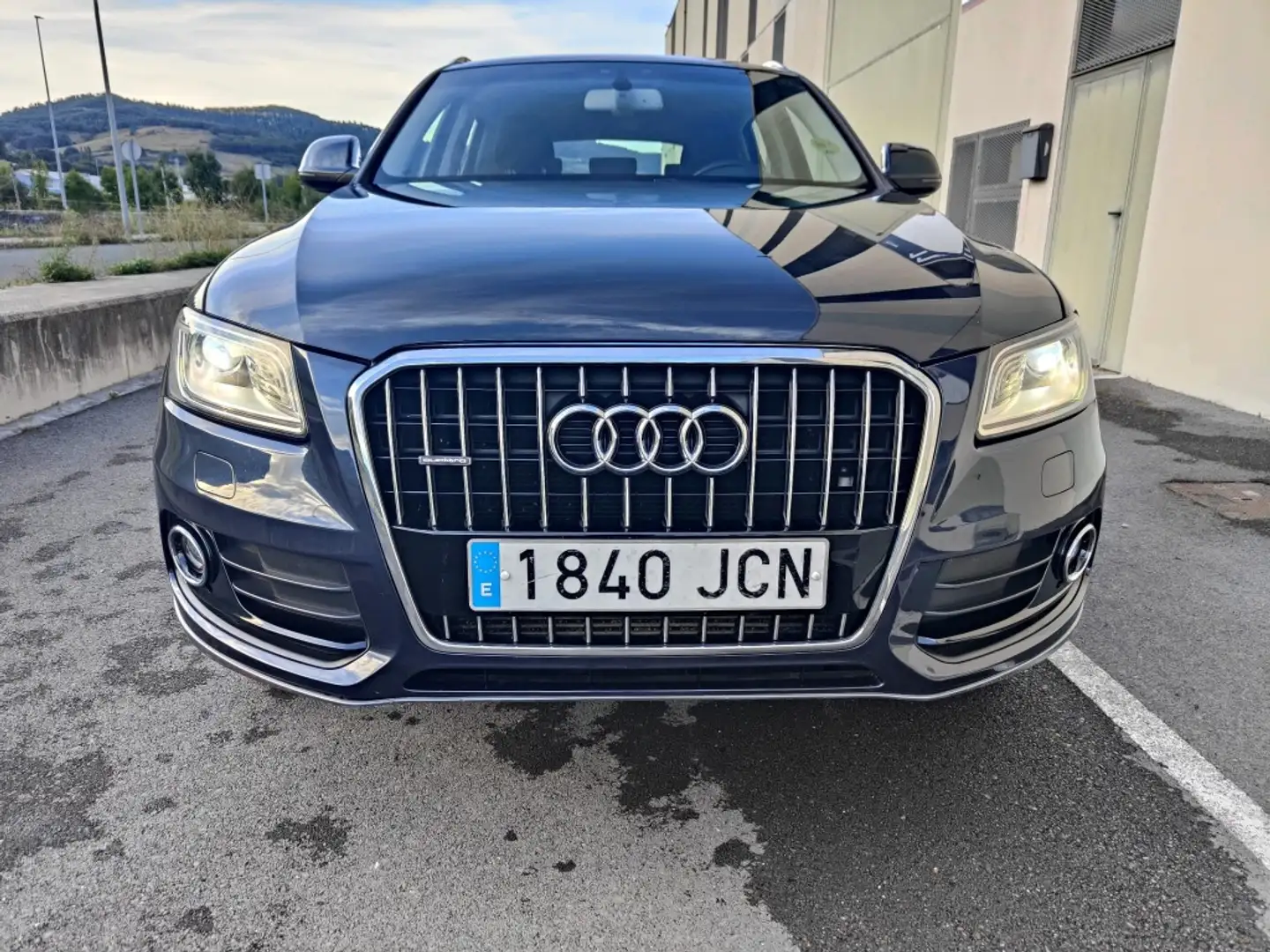 Audi Q5 2.0TDI quattro Attraction 150 Bleu - 2