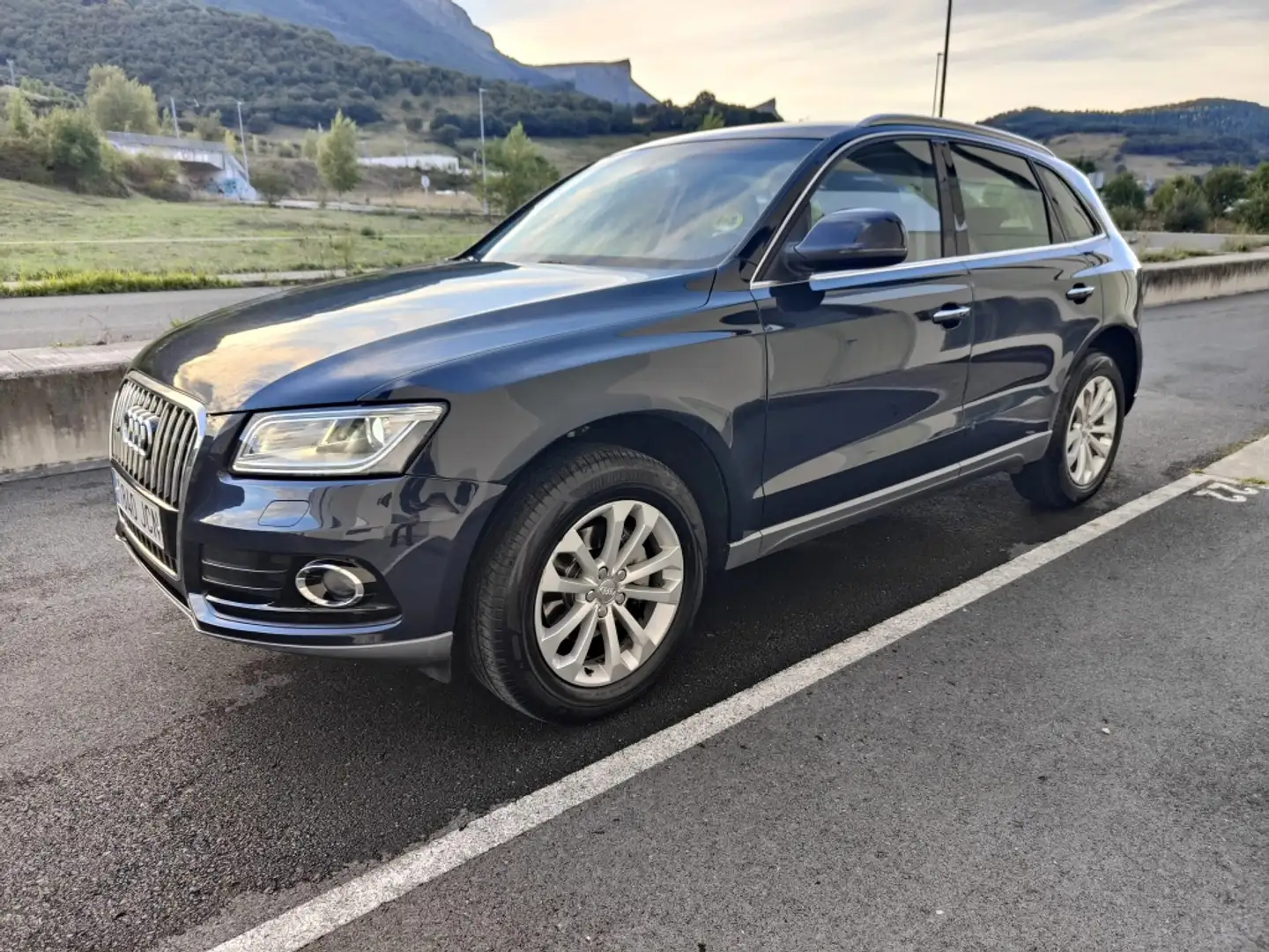 Audi Q5 2.0TDI quattro Attraction 150 Bleu - 1