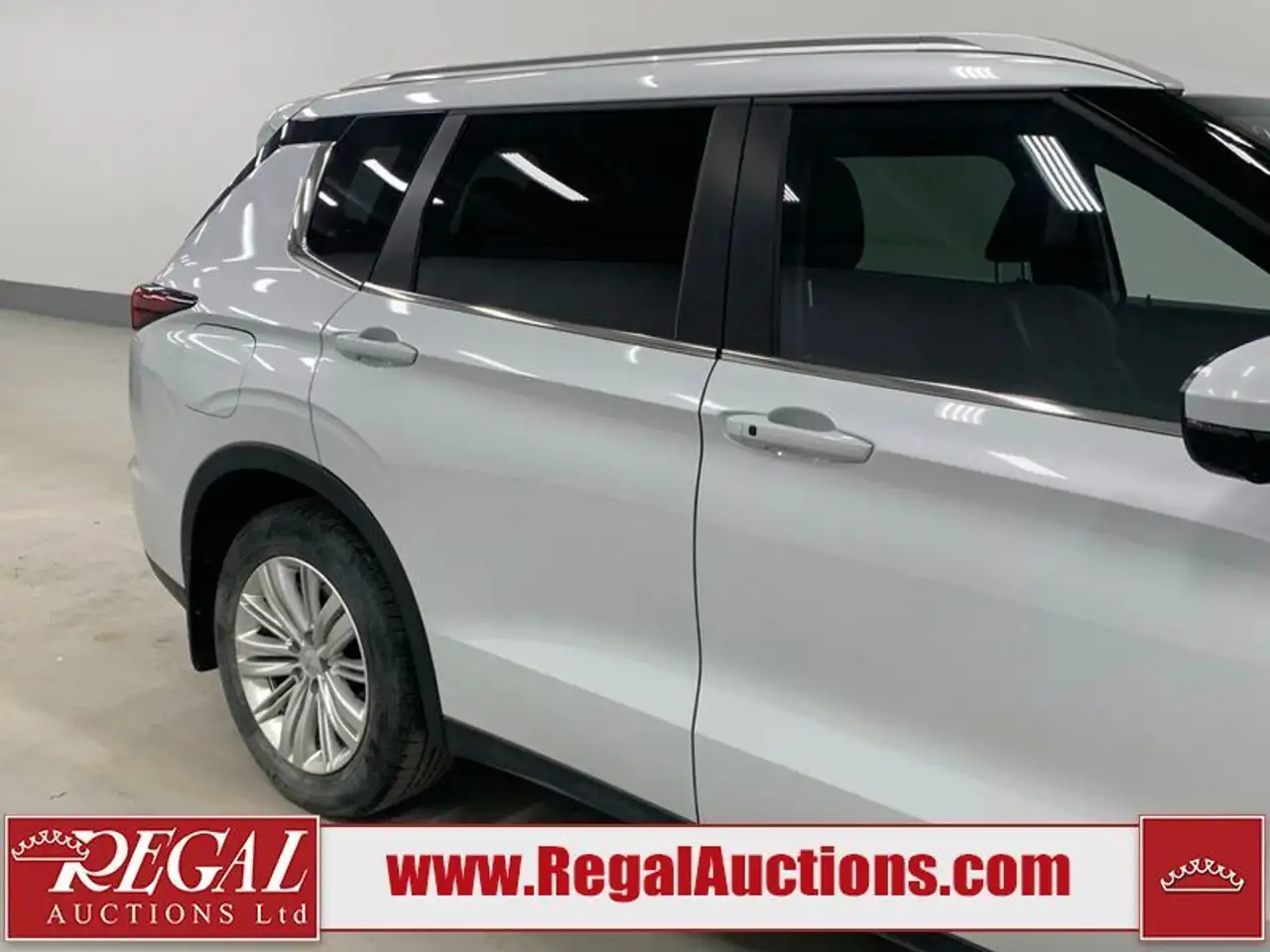 Mitsubishi Outlander снимка Mitsubishi Outlander