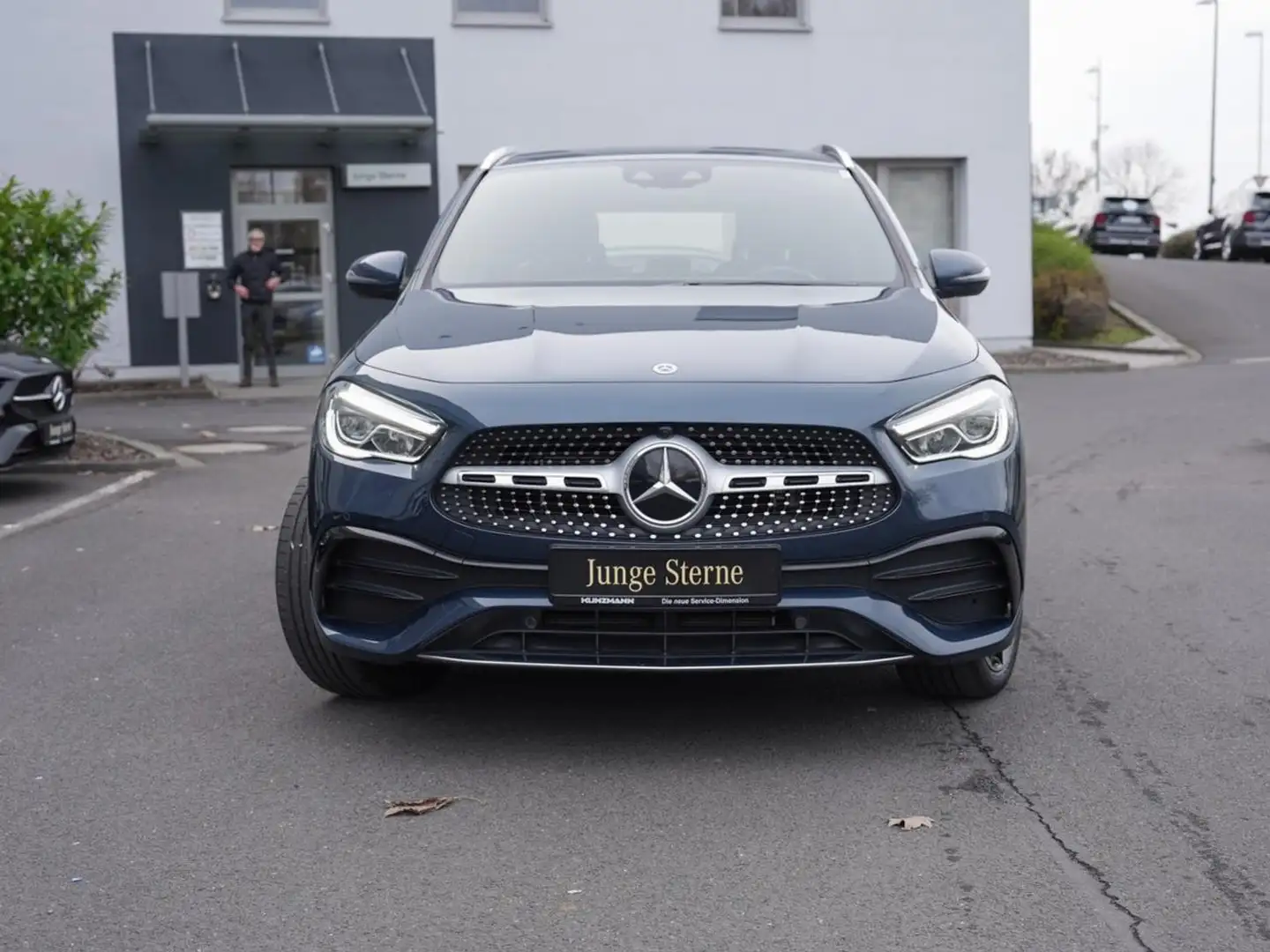 Mercedes-Benz GLA 250 e AMG MBUX Navi EasyPack Public-Charging Blau - 2