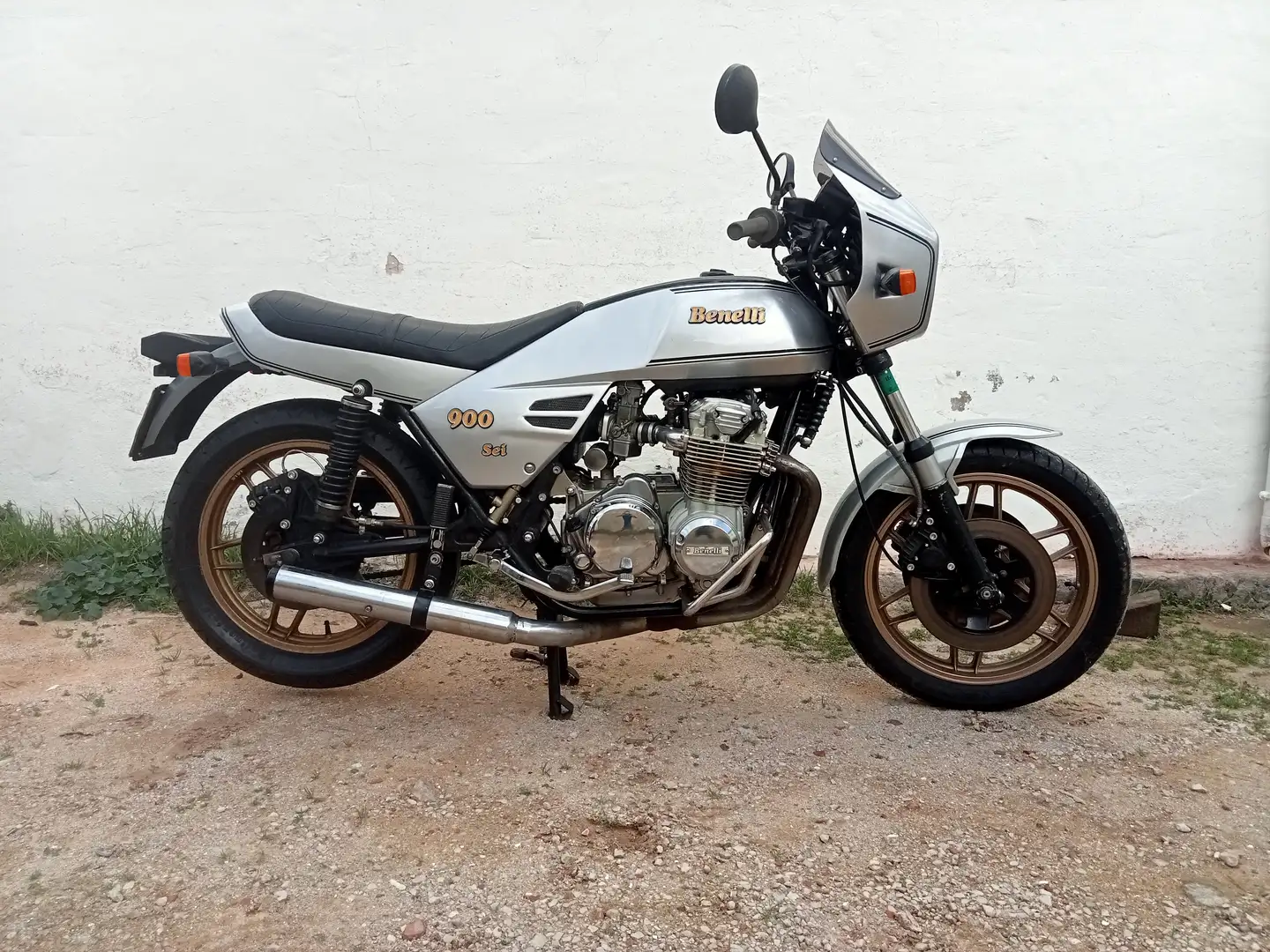 Benelli 900 Sei Šedá - 2