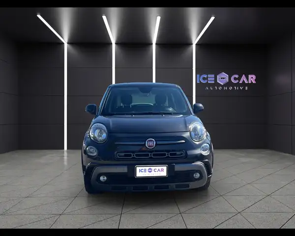 Fiat 500L view 2