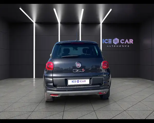 Fiat 500L view 5