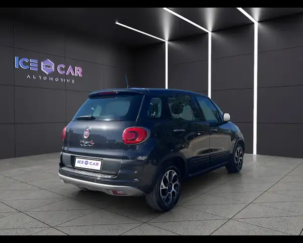 Fiat 500L view 4