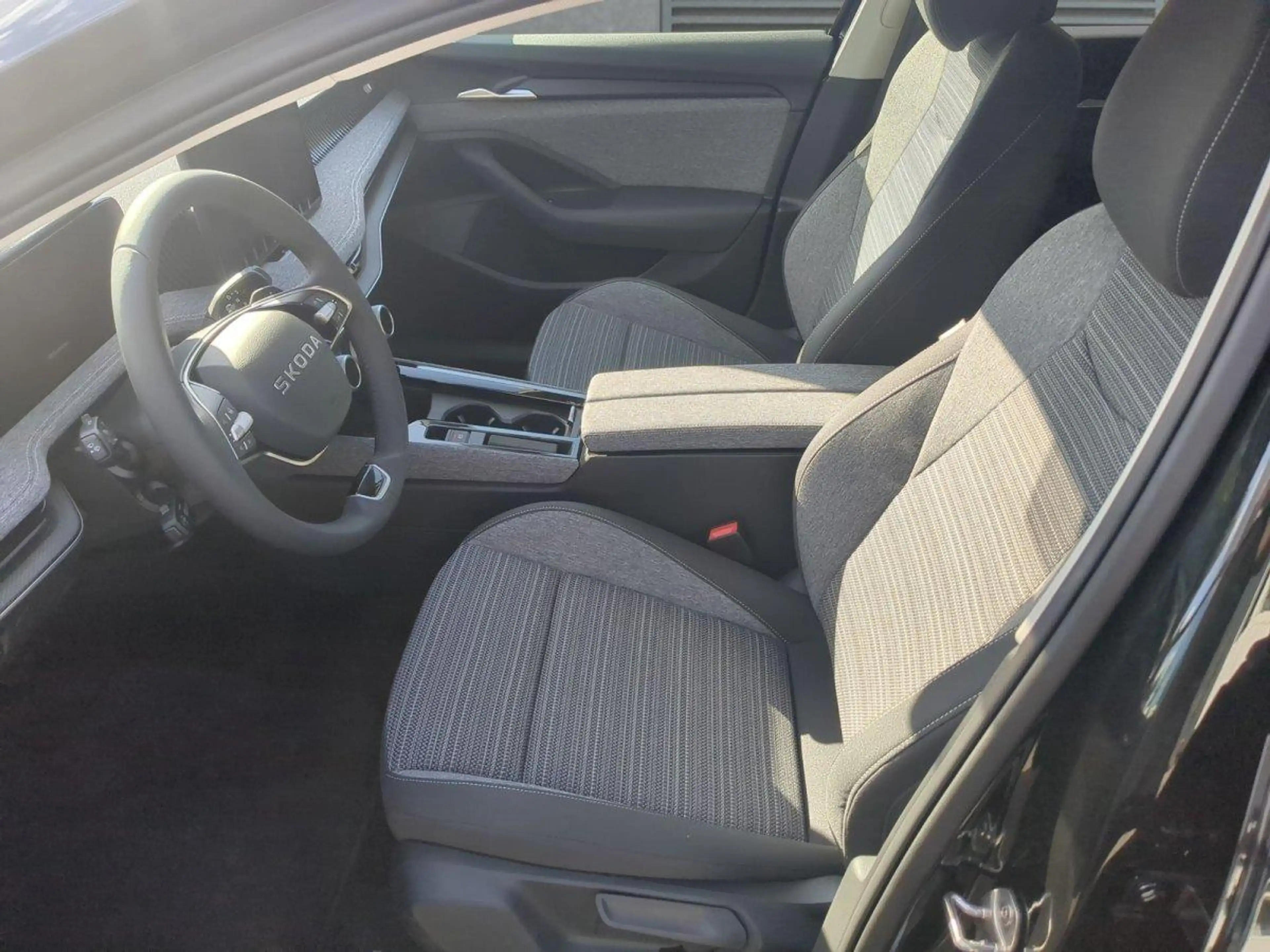 Skoda Superb Combi Selection AHK+NAVI+KAM+EL.HECKKL... 2.0 T... — photo 4