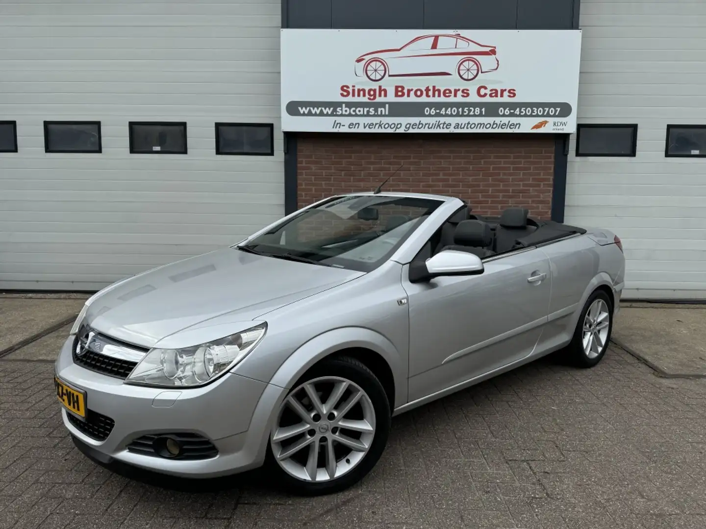 Opel Astra TwinTop 1.6 Temp AIRCO CRUIS KEYLES NAP INRUIL MOG Grijs - 2