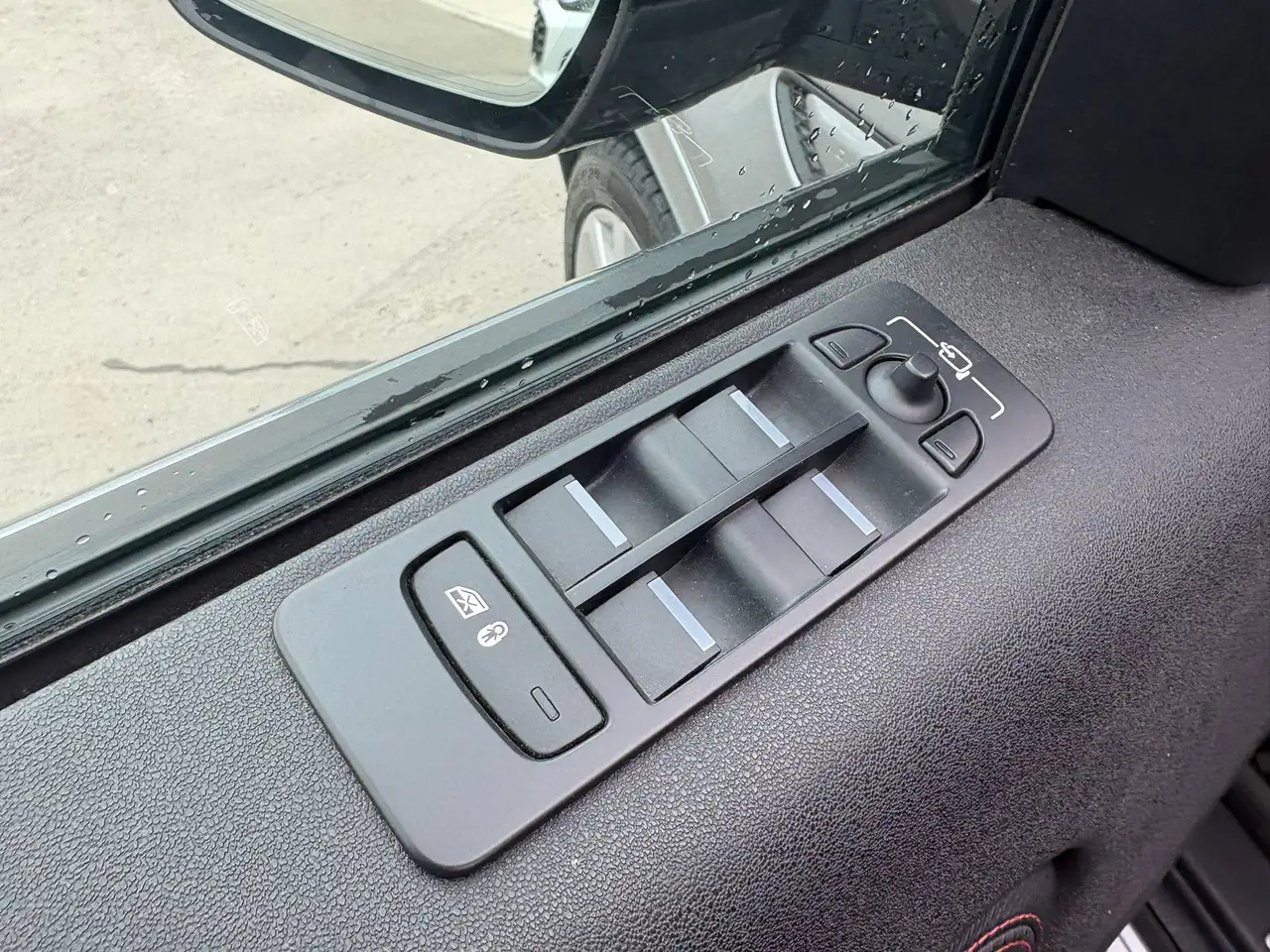 Land Rover Discovery Sport снимка Land Rover Discovery Sport