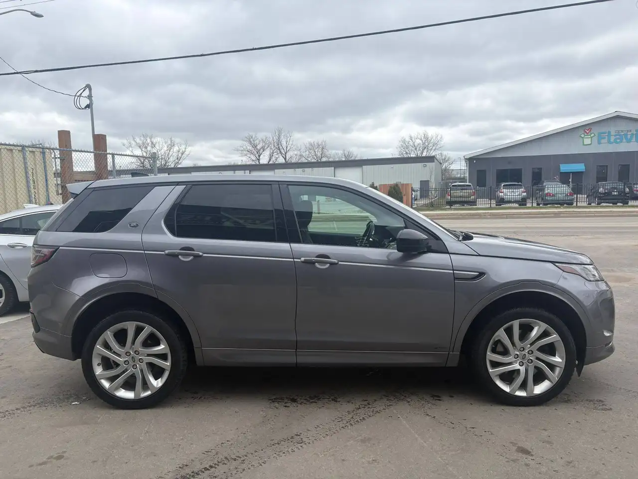 Land Rover Discovery Sport снимка Land Rover Discovery Sport