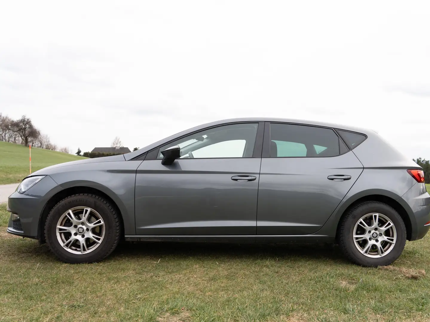 SEAT Leon Leon Style Fast Lane 1,2 TSI Style Fast Lane Grau - 2