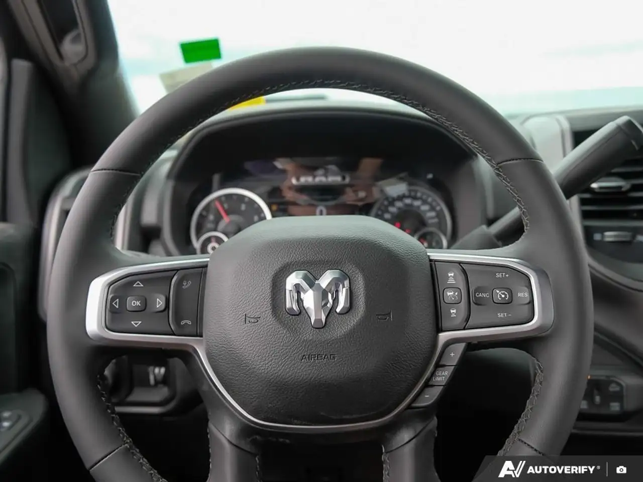 RAM 2500 снимка RAM 2500