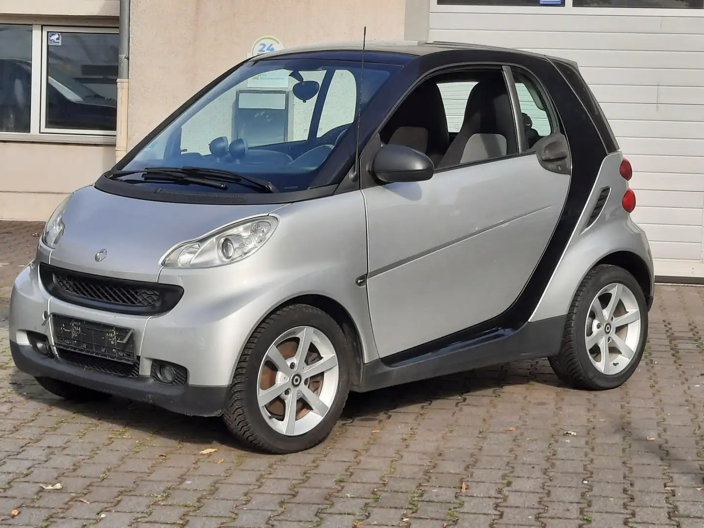 smart forTwo coupe softouch passion Klima,Navi,Autom.!!!!! Silber - 1