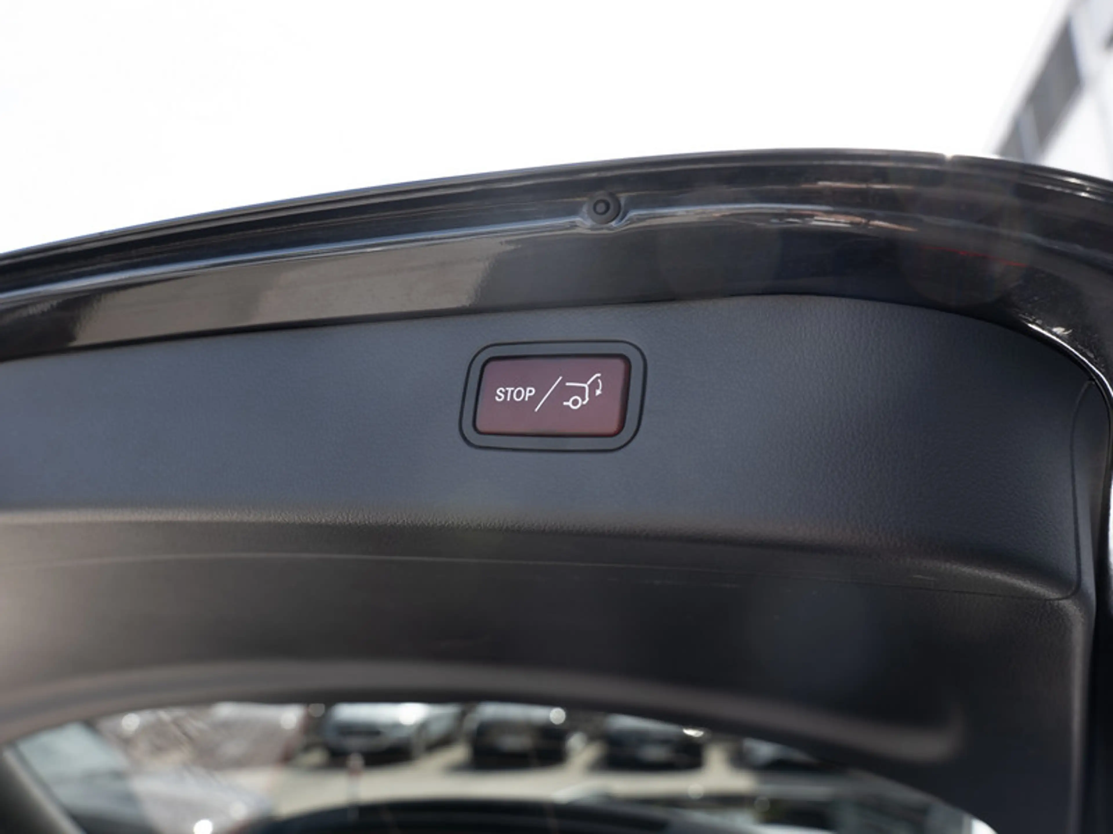 Mercedes-Benz C 220 d 4M T AMG-Sport/Pano/AHK/Stdhz/Memo/Totw — photo 8