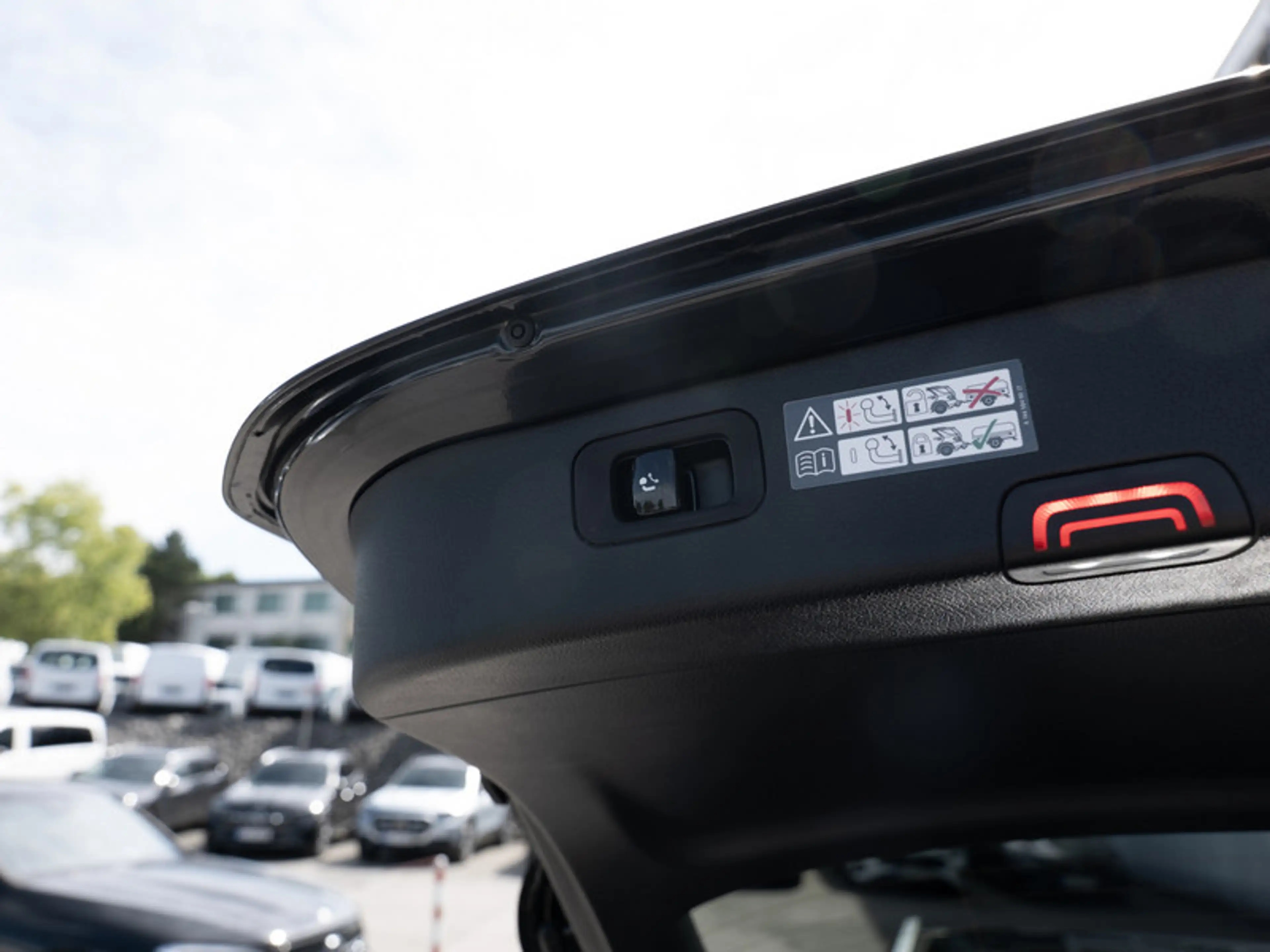 Mercedes-Benz C 220 d 4M T AMG-Sport/Pano/AHK/Stdhz/Memo/Totw — photo 9