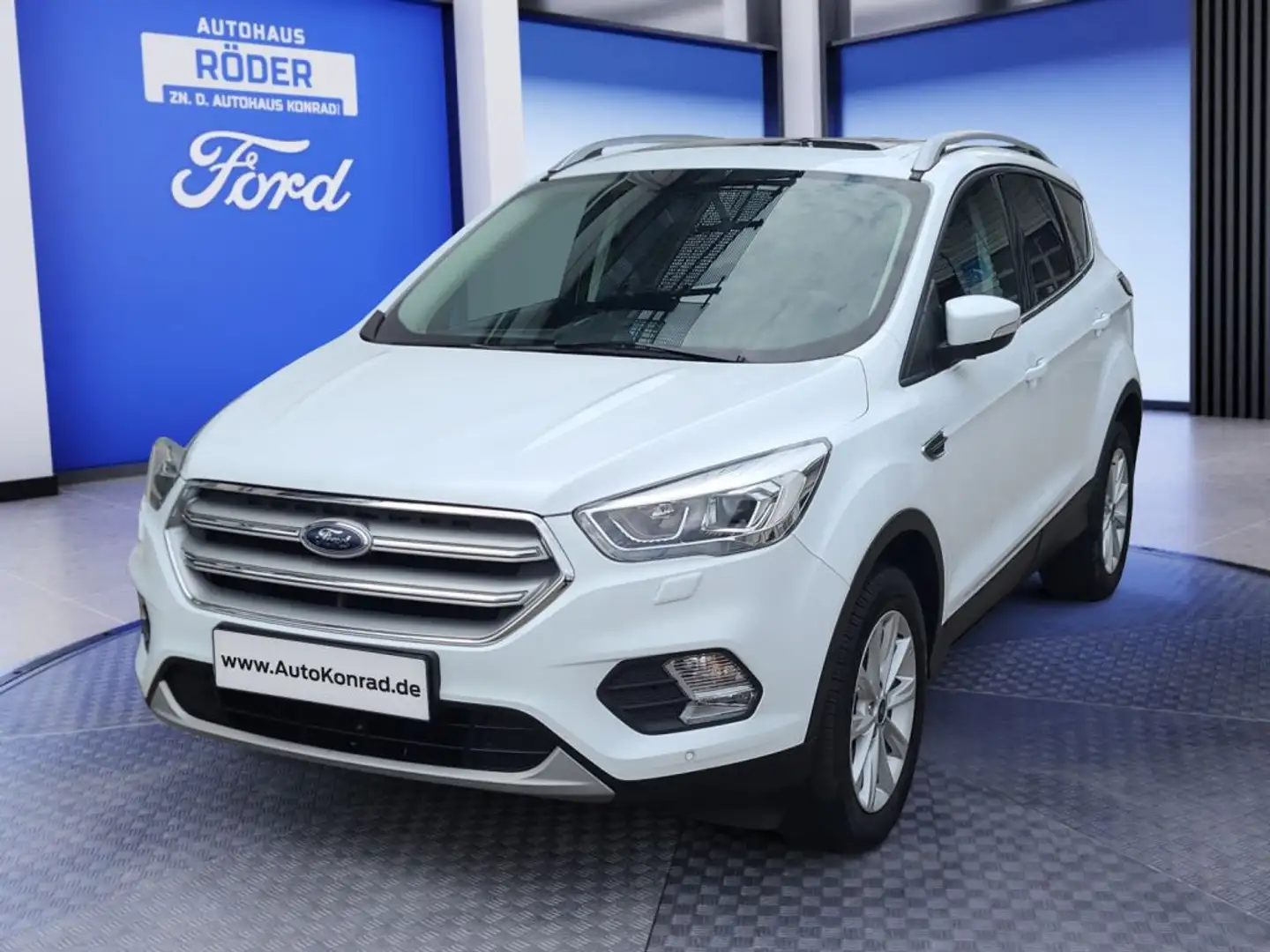 Ford Kuga 1.5 EcoBoost 2x4 Cool & Connect Weiß - 1
