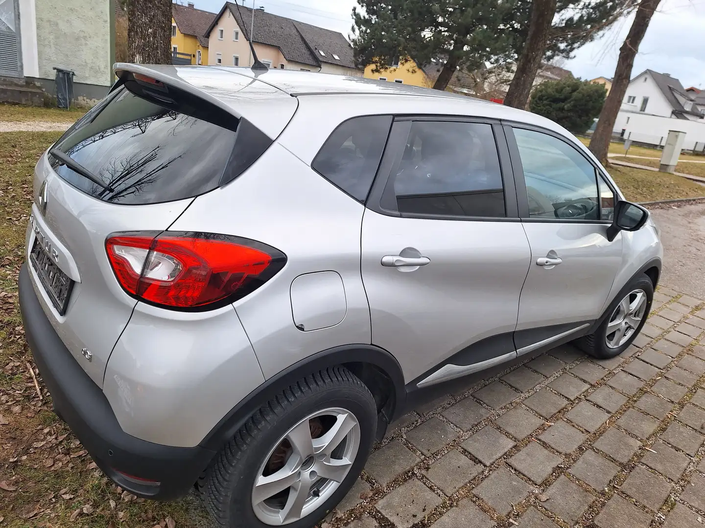 Renault Captur Expression dCi 90 EDC Grau - 2