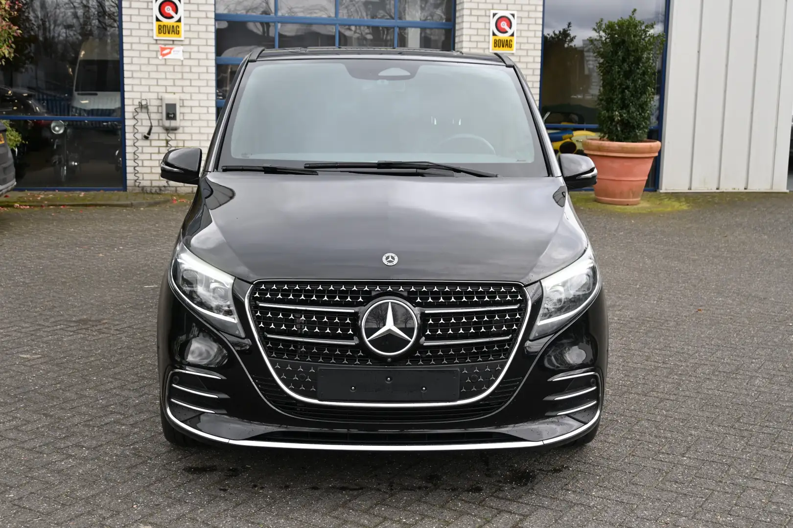 Mercedes-Benz V 300 300d 4-Matic AMG L3 XL 4x4 Incl BPM en BTW 8 zitpl Schwarz - 2