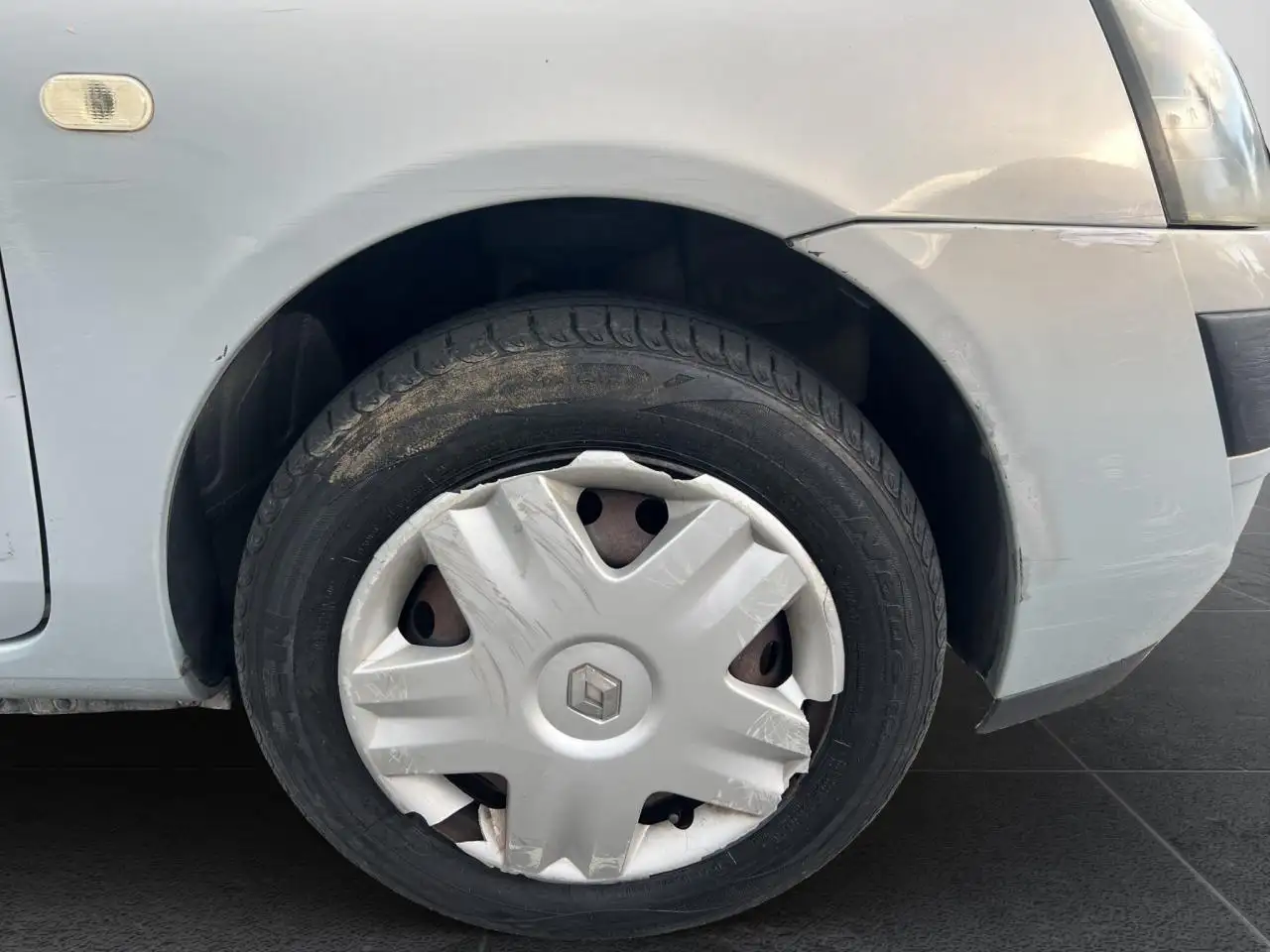 Renault Clio Citadine 3 portes — photo 18