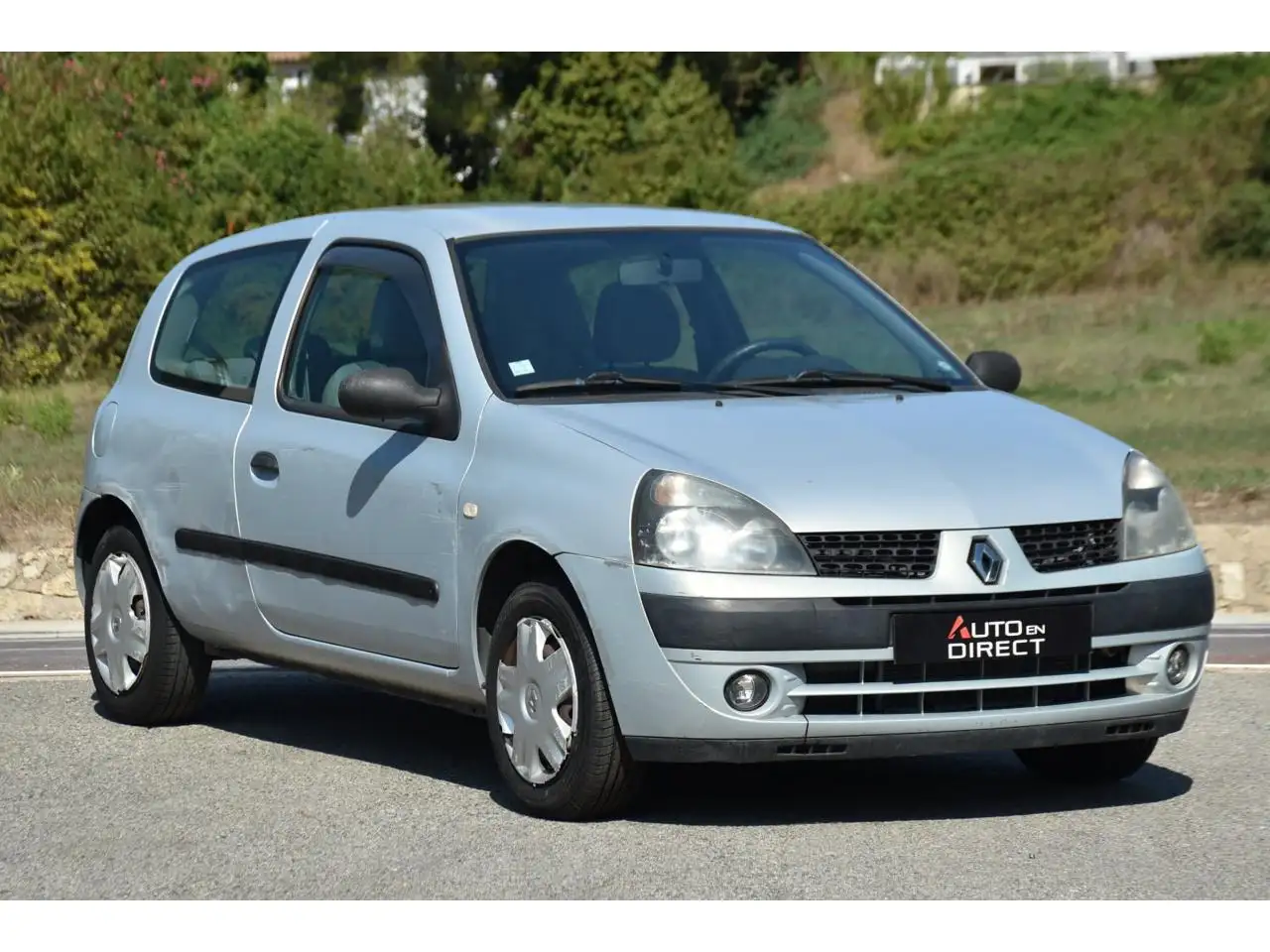 Renault Clio Citadine 3 portes — photo 6