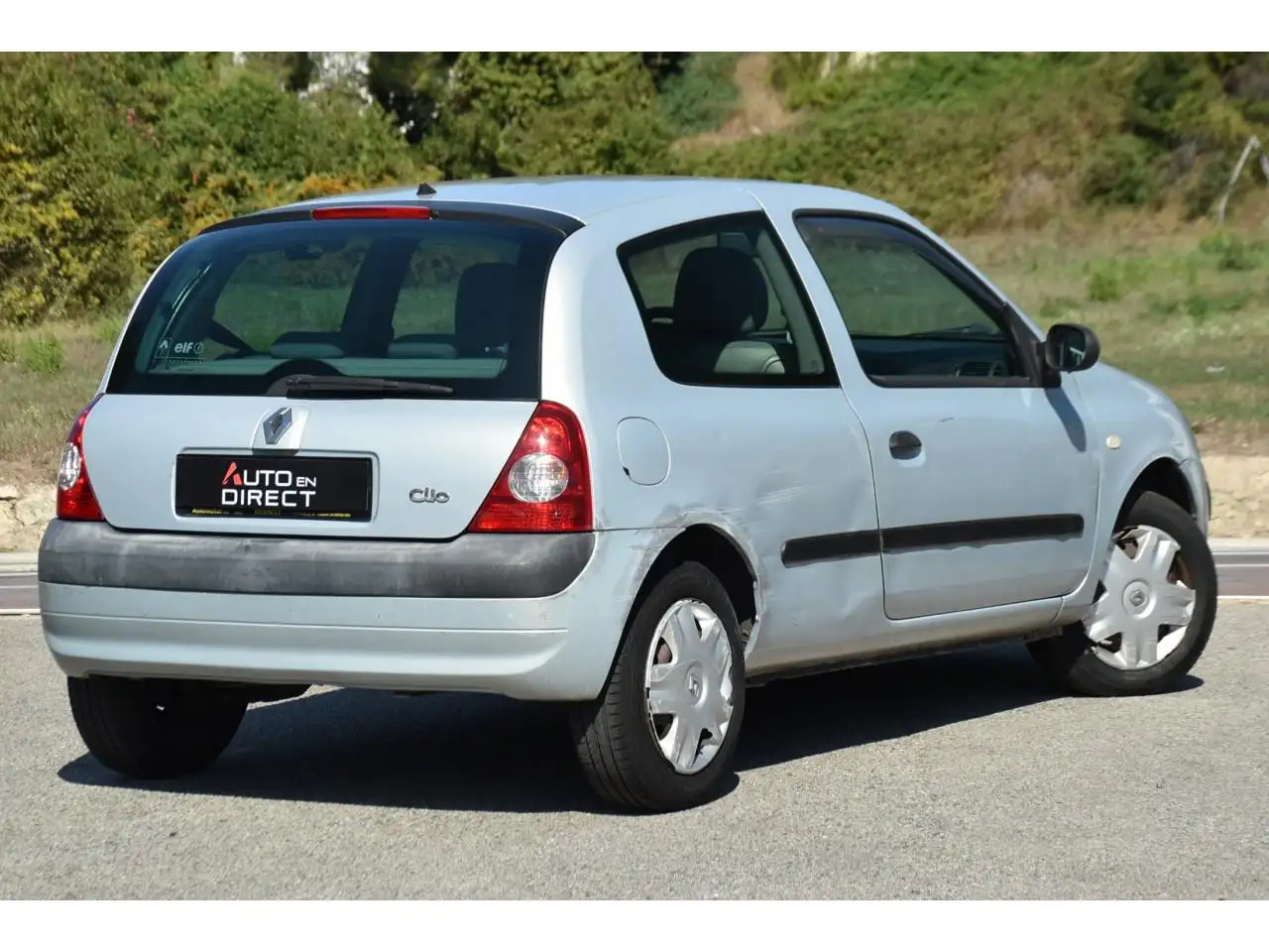 Renault Clio Citadine 3 portes — photo 2