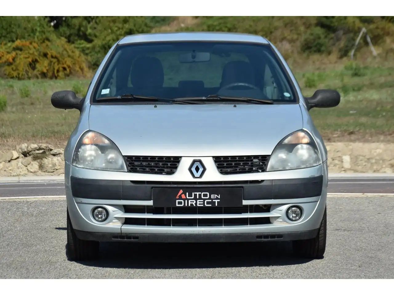 Renault Clio Citadine 3 portes — photo 9