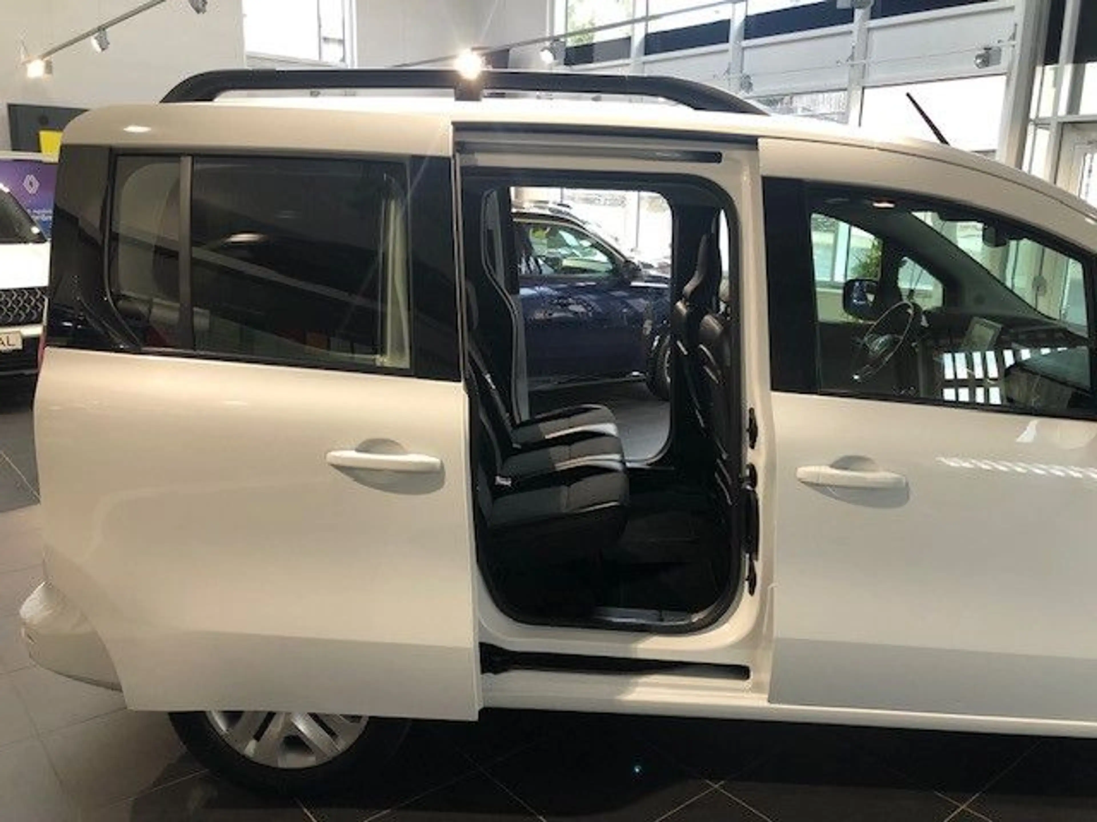 Renault Kangoo III blue DCi 115 — photo 11