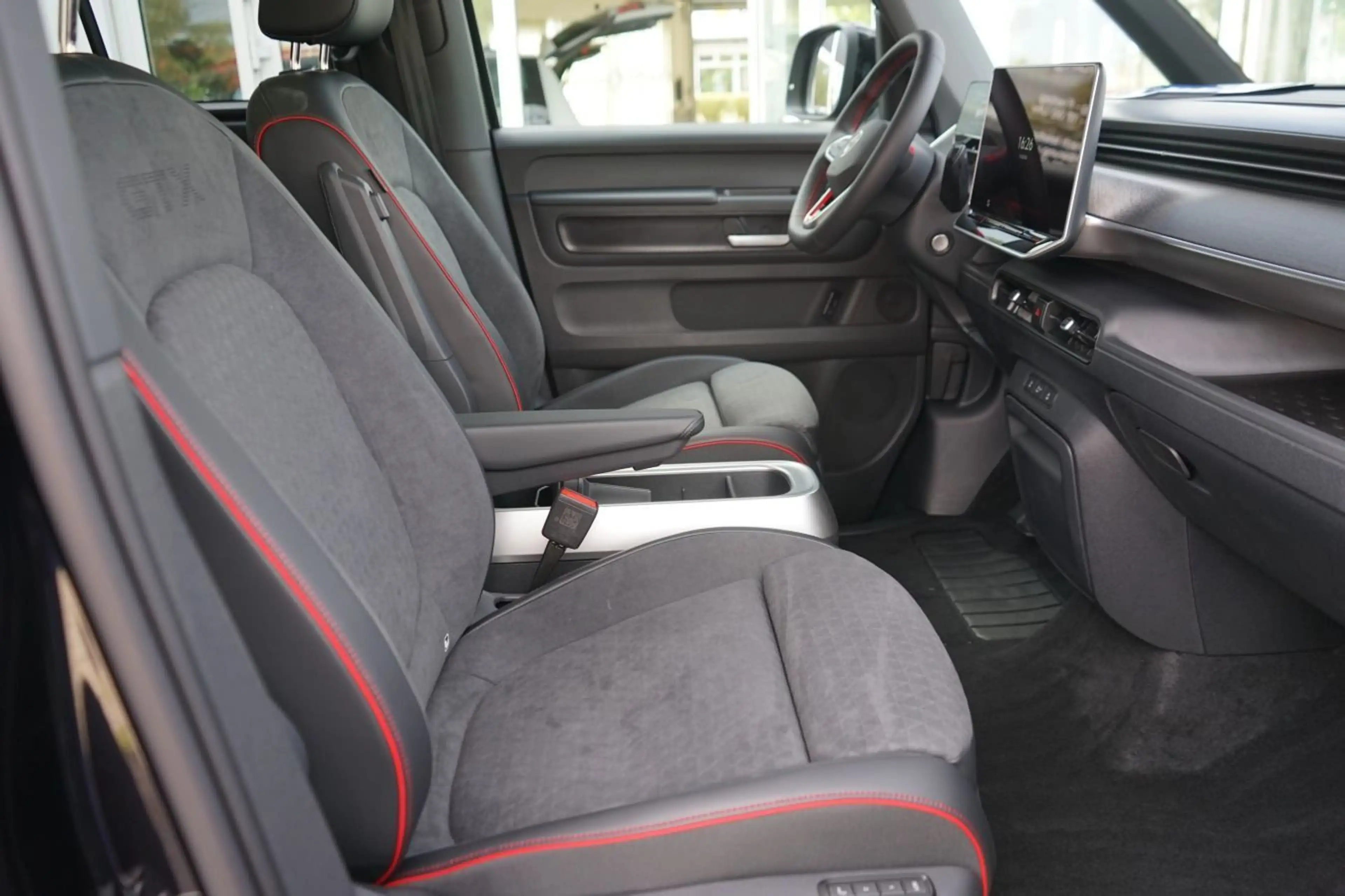 Volkswagen ID. Buzz ID.Buzz GTX 4MOTION LR 86 kWh *AHK*Pano*HuD* — photo 7