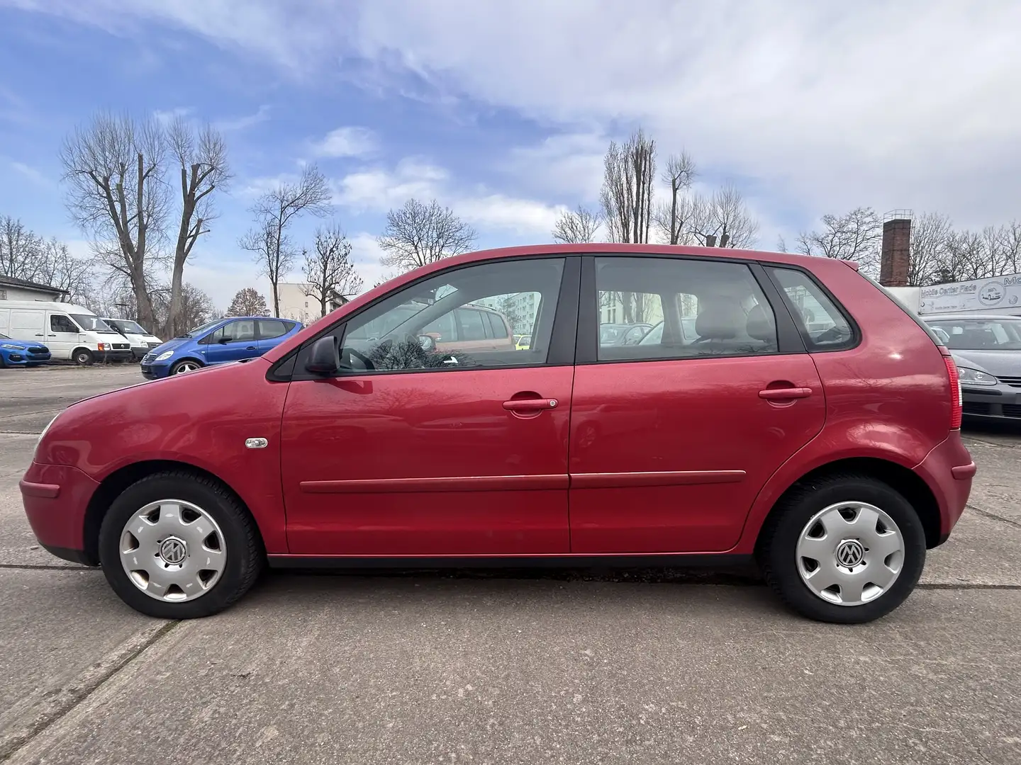 Volkswagen Polo gepflegtes Fahrzeug mit USB/AUX/Bluetooth Rot - 2