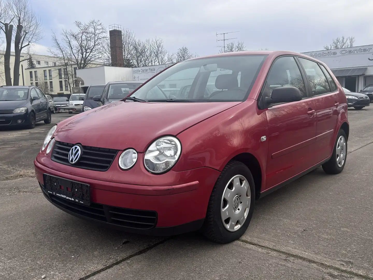 Volkswagen Polo gepflegtes Fahrzeug mit USB/AUX/Bluetooth Rot - 1