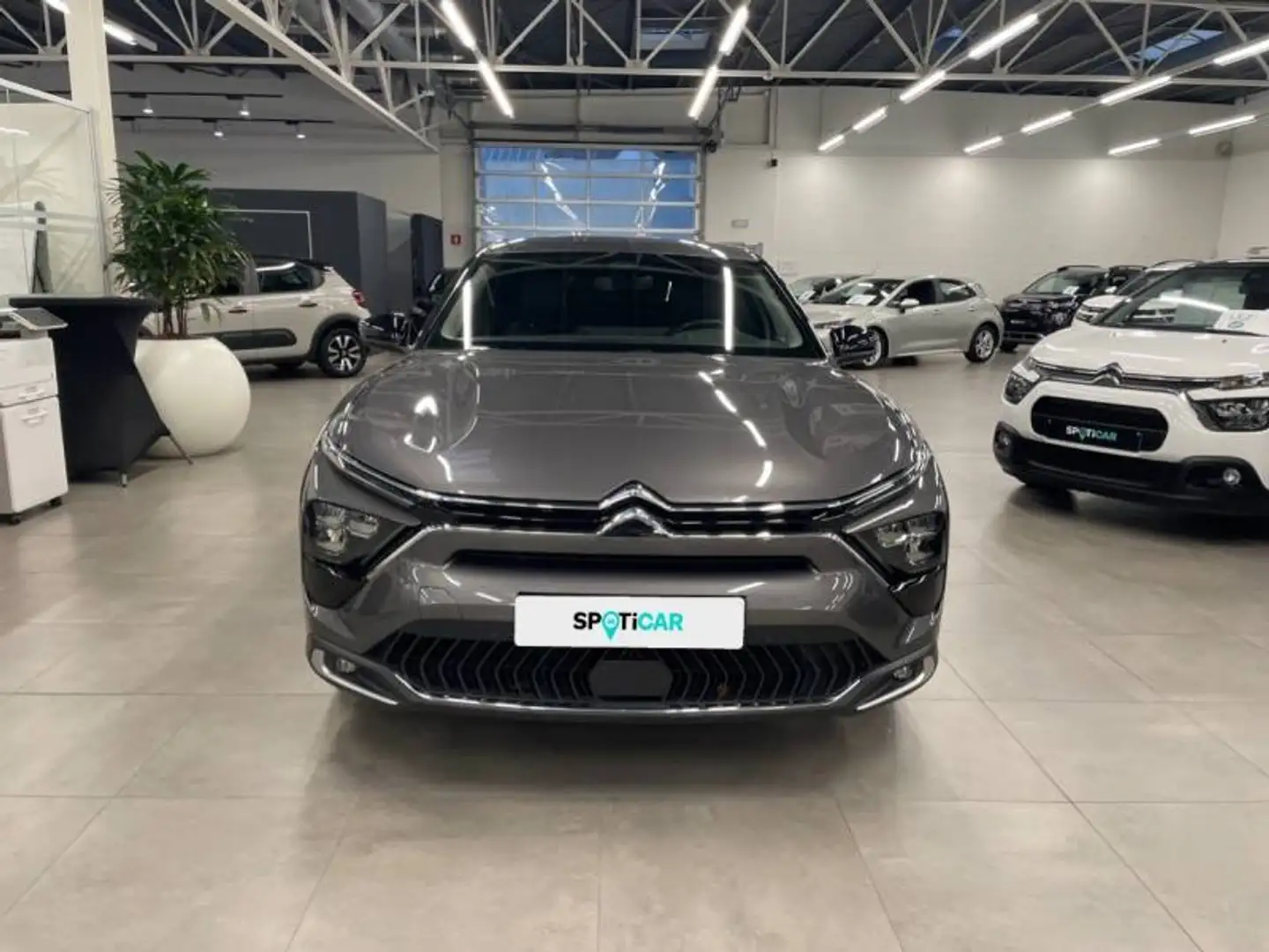 Citroen C5 X 1 1.6 Plug-in Hybrid 180 e-EAT8 PLUS Grijs - 2