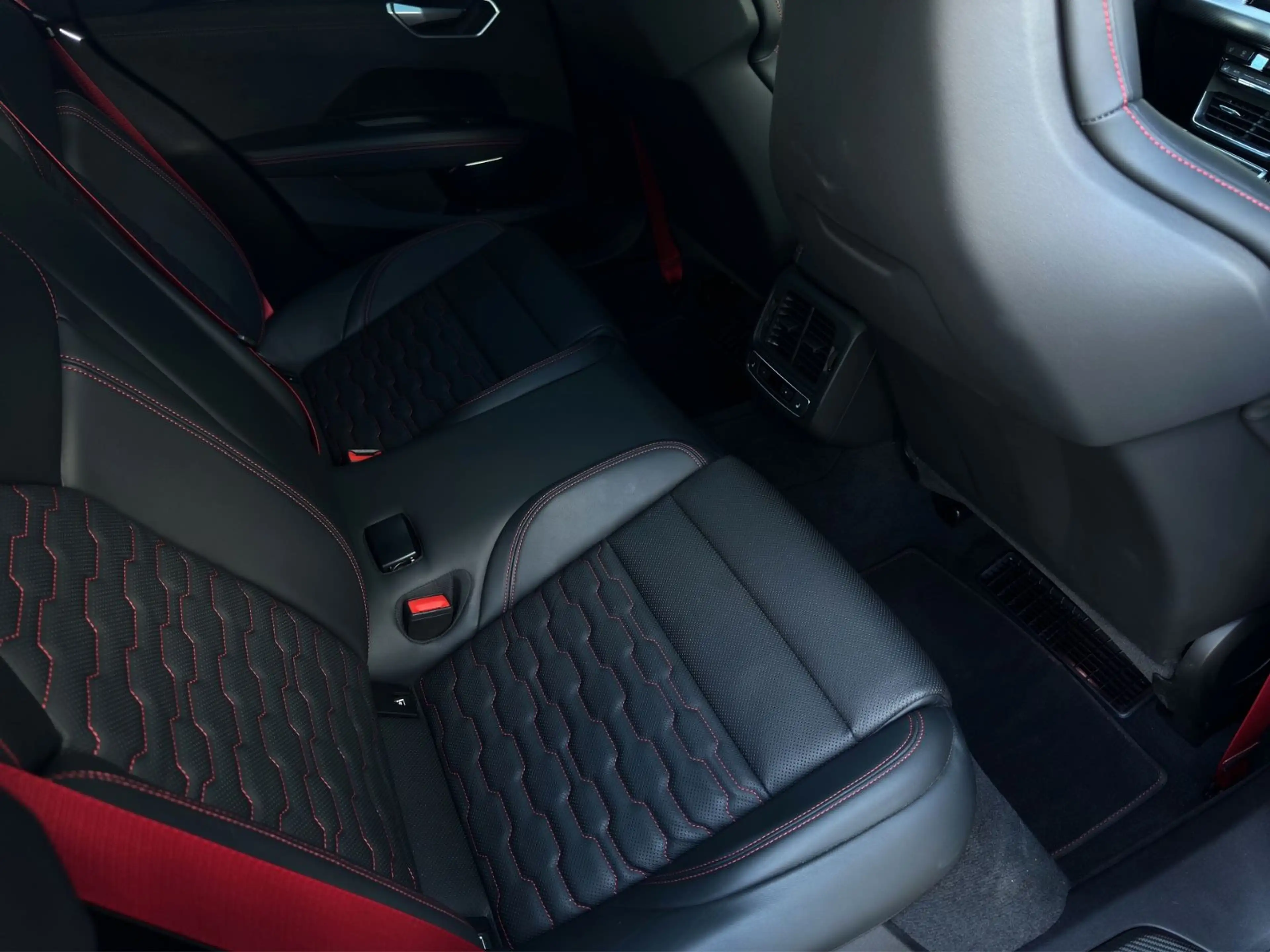 Audi RS e-tron GT Quattro°GARANTIE°LASER°B&O°MASS°HUD — photo 15