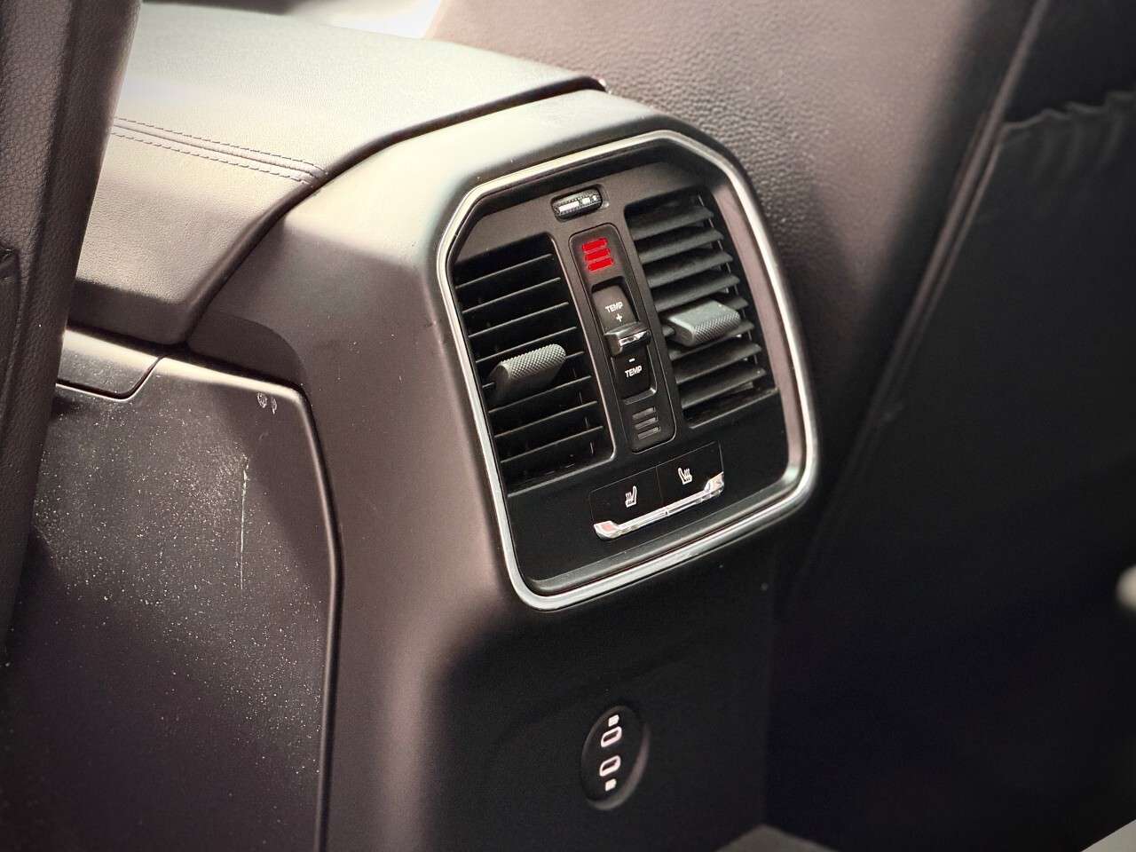 2021 Porsche Macan AWD thumb 20