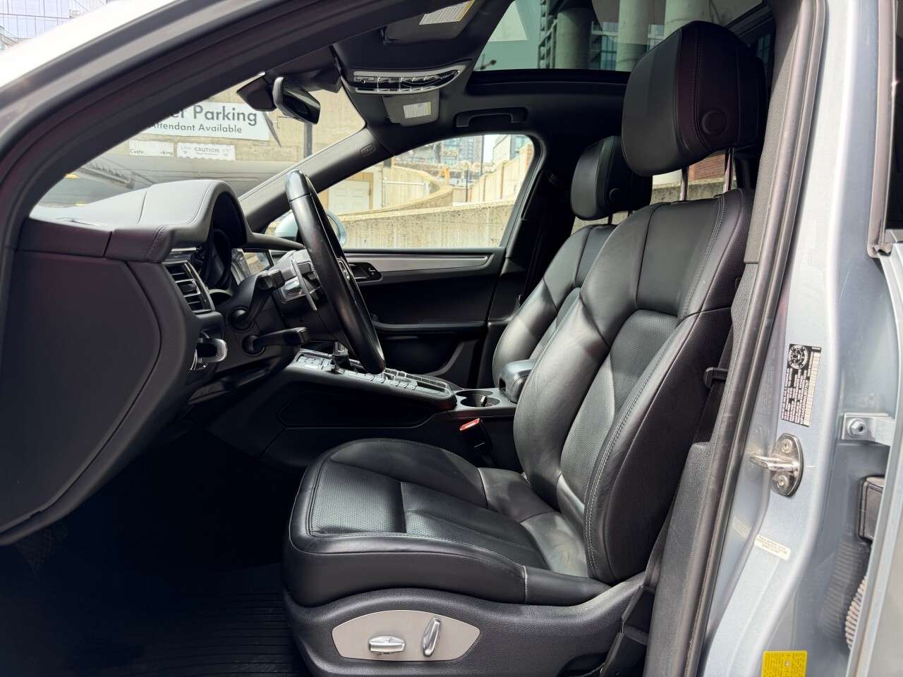 2021 Porsche Macan AWD thumb 18