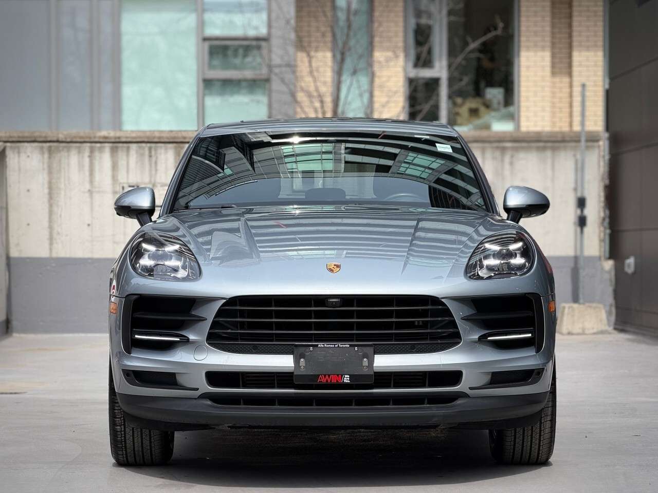2021 Porsche Macan AWD alt 3