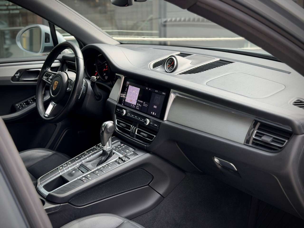 2021 Porsche Macan AWD thumb 23