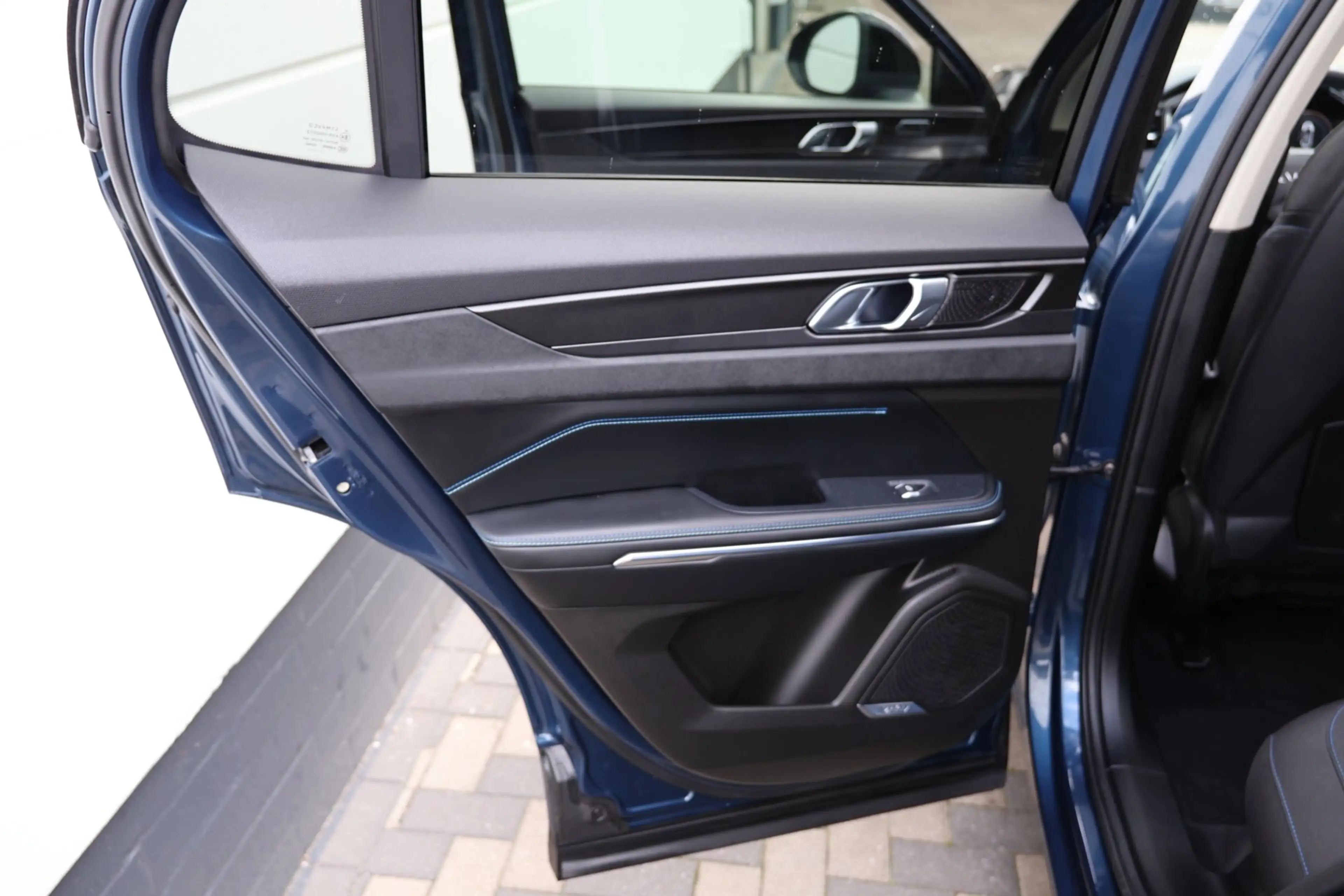Lynk & Co 01 1.5 PHEV 262PK Camera Black Pack NAP BTW !! — photo 46