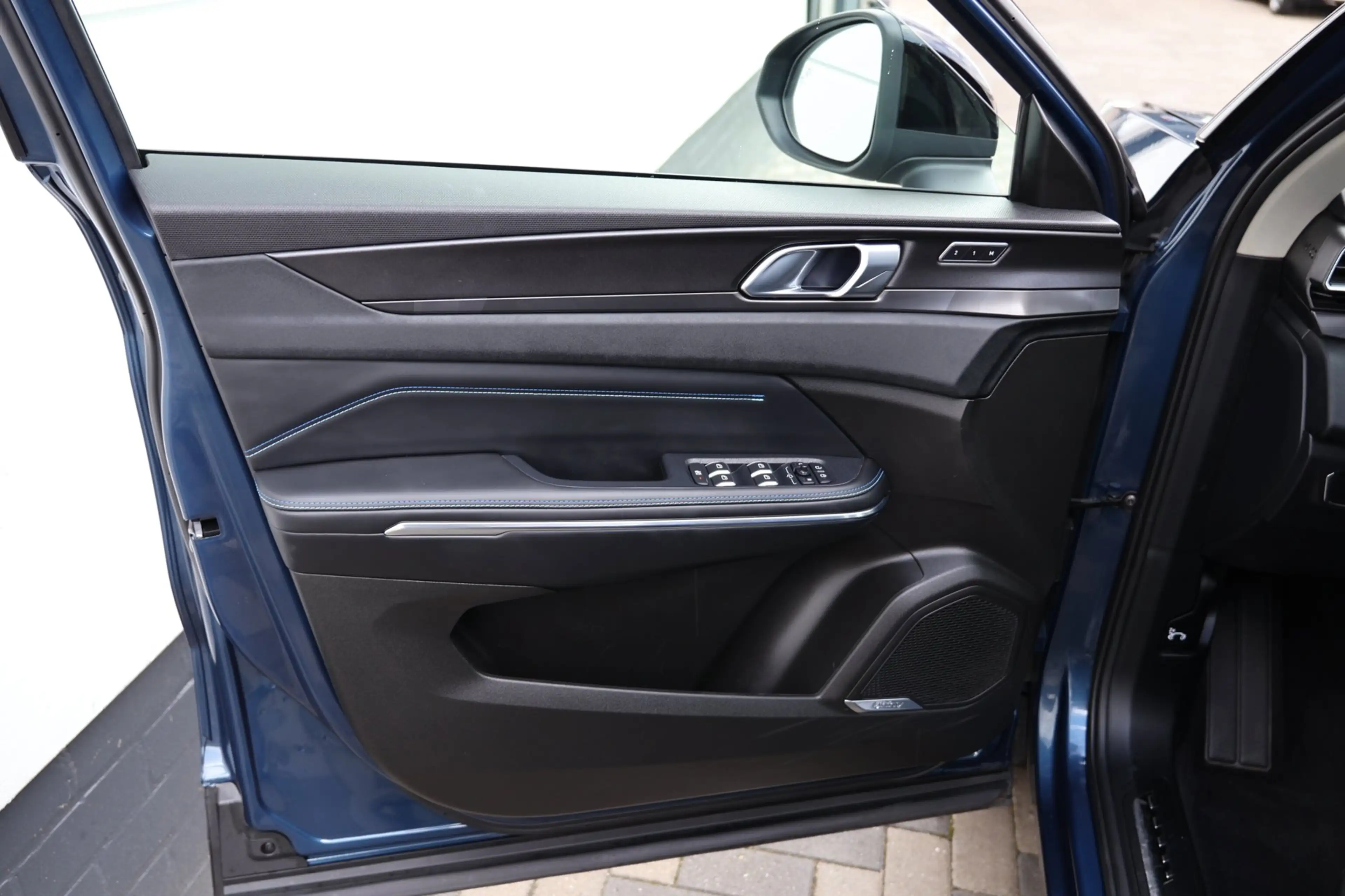 Lynk & Co 01 1.5 PHEV 262PK Camera Black Pack NAP BTW !! — photo 44