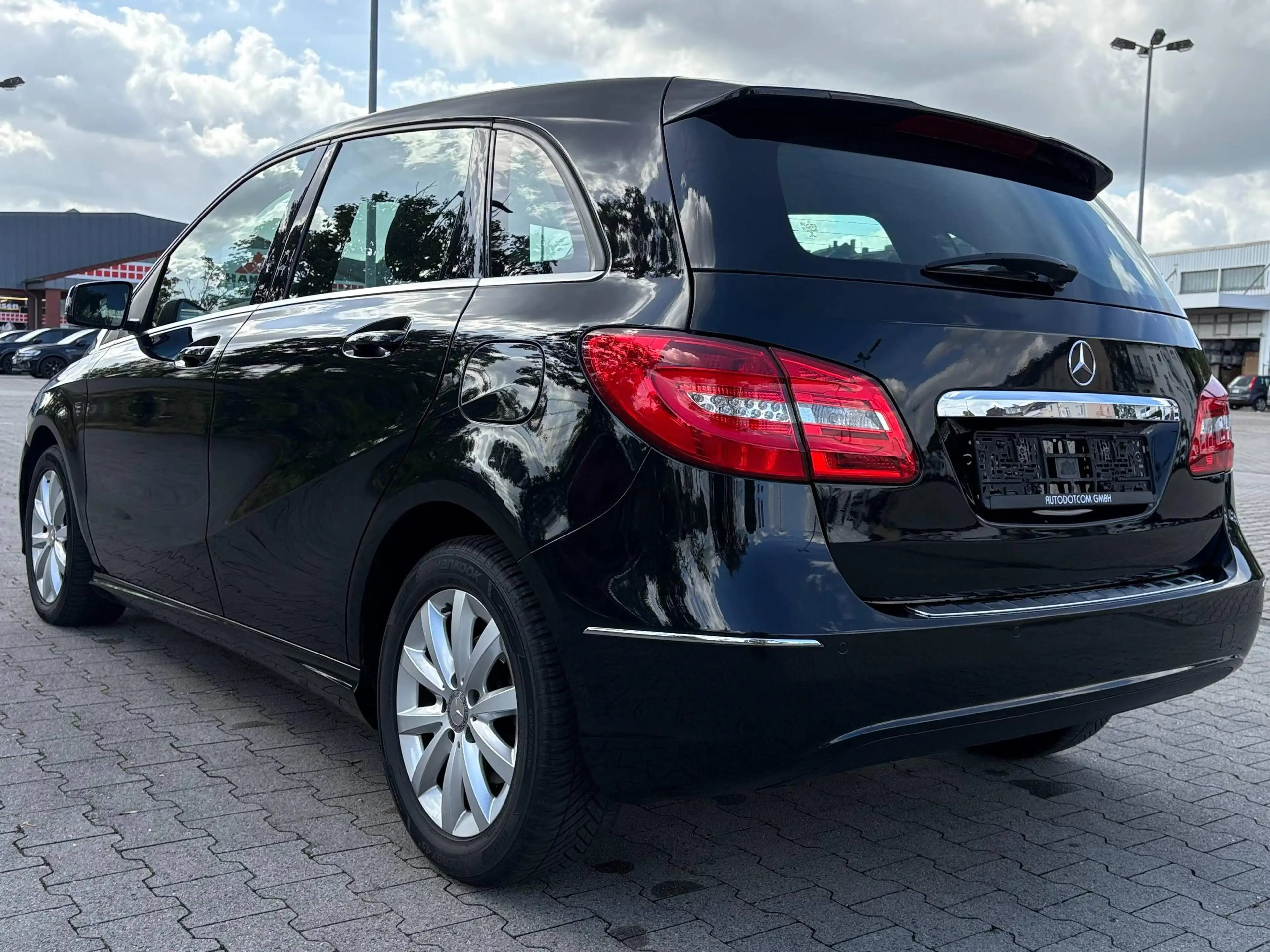 Mercedes-Benz B 200 B 200 CDI (BlueEFFICIENCY) 7G-DCT *NAVI*XENON*PARKASSIST* — photo 4