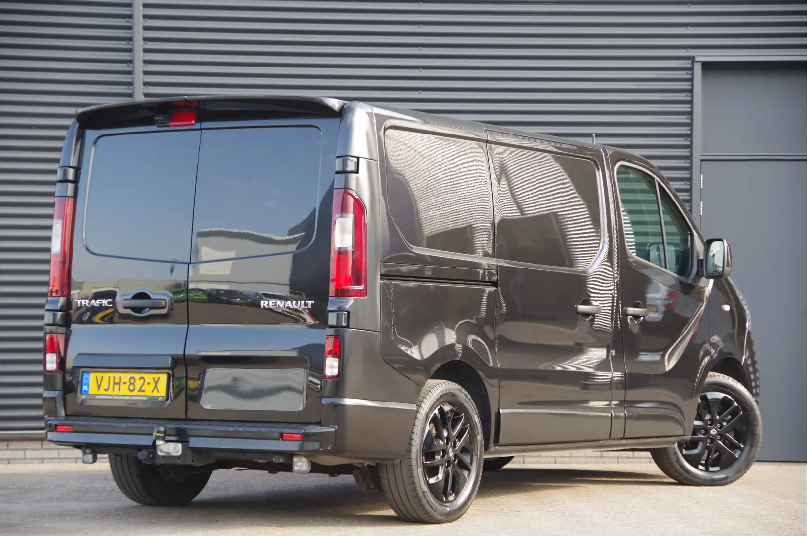 Renault Trafic 2.0 dCi SPORT 170PK AUT. LED, 2X SCHUIFDEUR, TREKH Zwart - 2