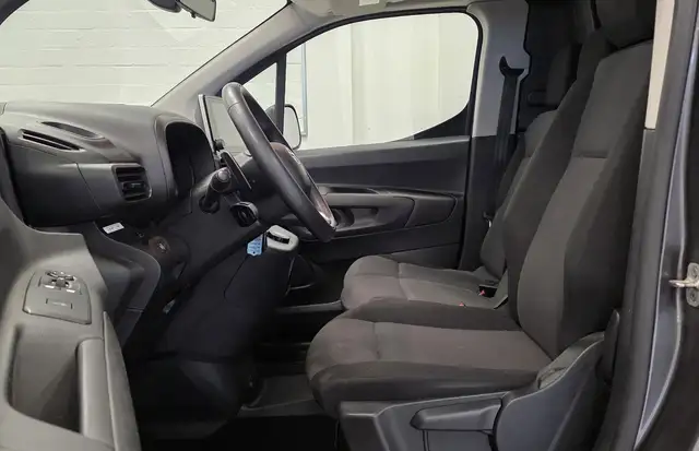 Toyota Proace City view 9