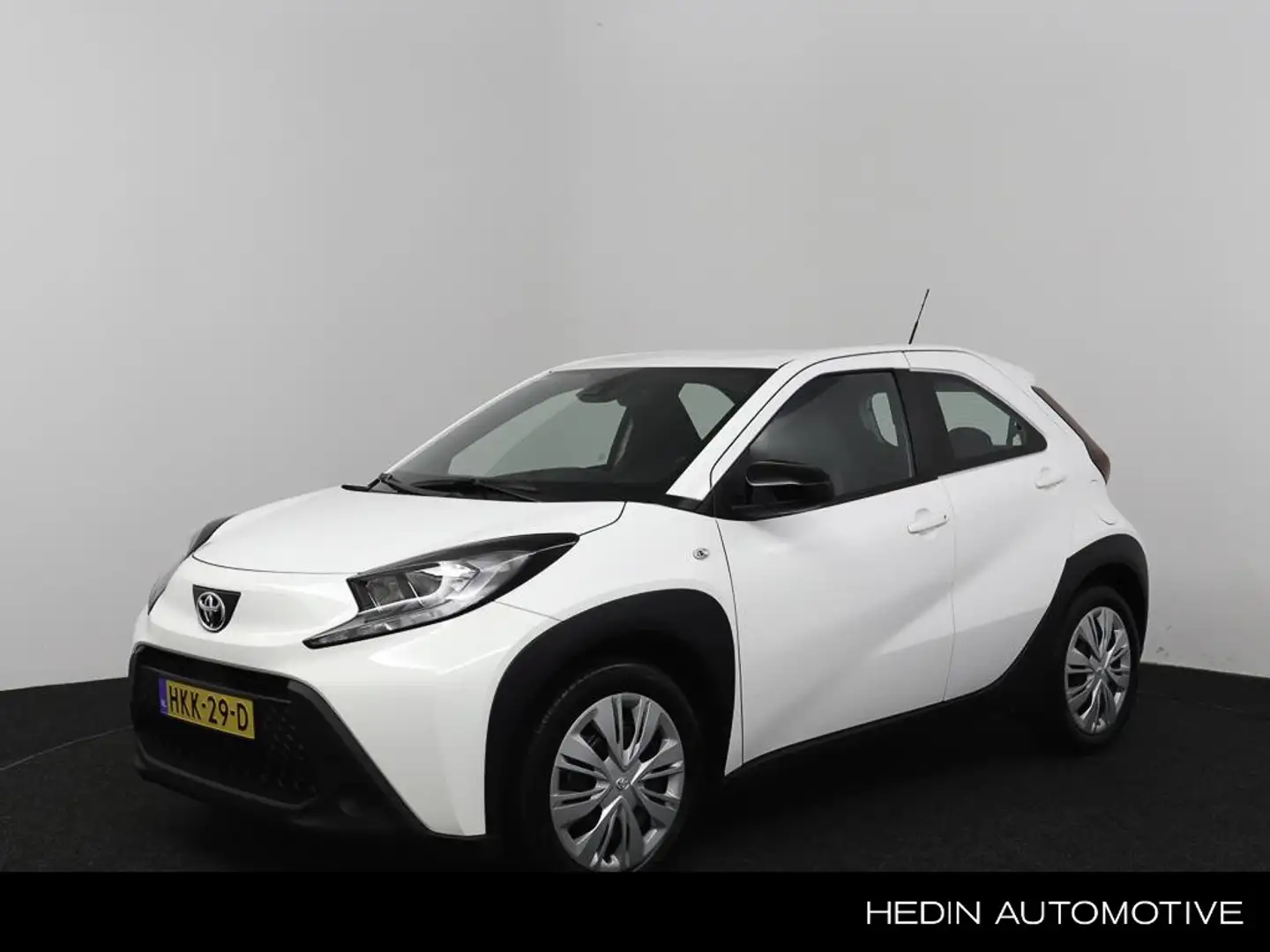 Toyota Aygo X 1.0 VVT-i MT Play | Navigatie via App | Camera | A Wit - 1