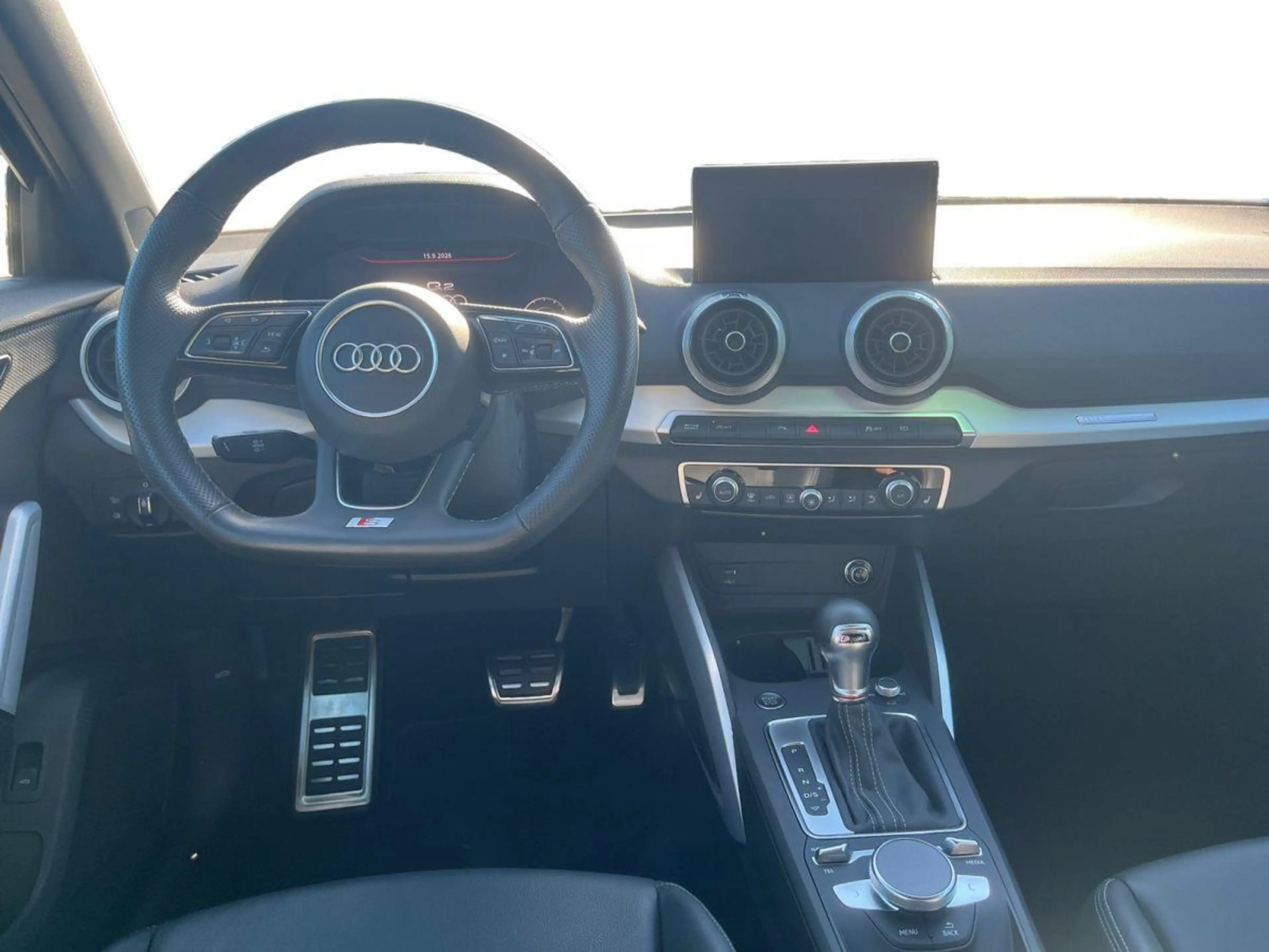 Audi Q2 35 TFSI S-LINE+NAVI+KAMERA+MATRIX+BLACK+SHZ — photo 10