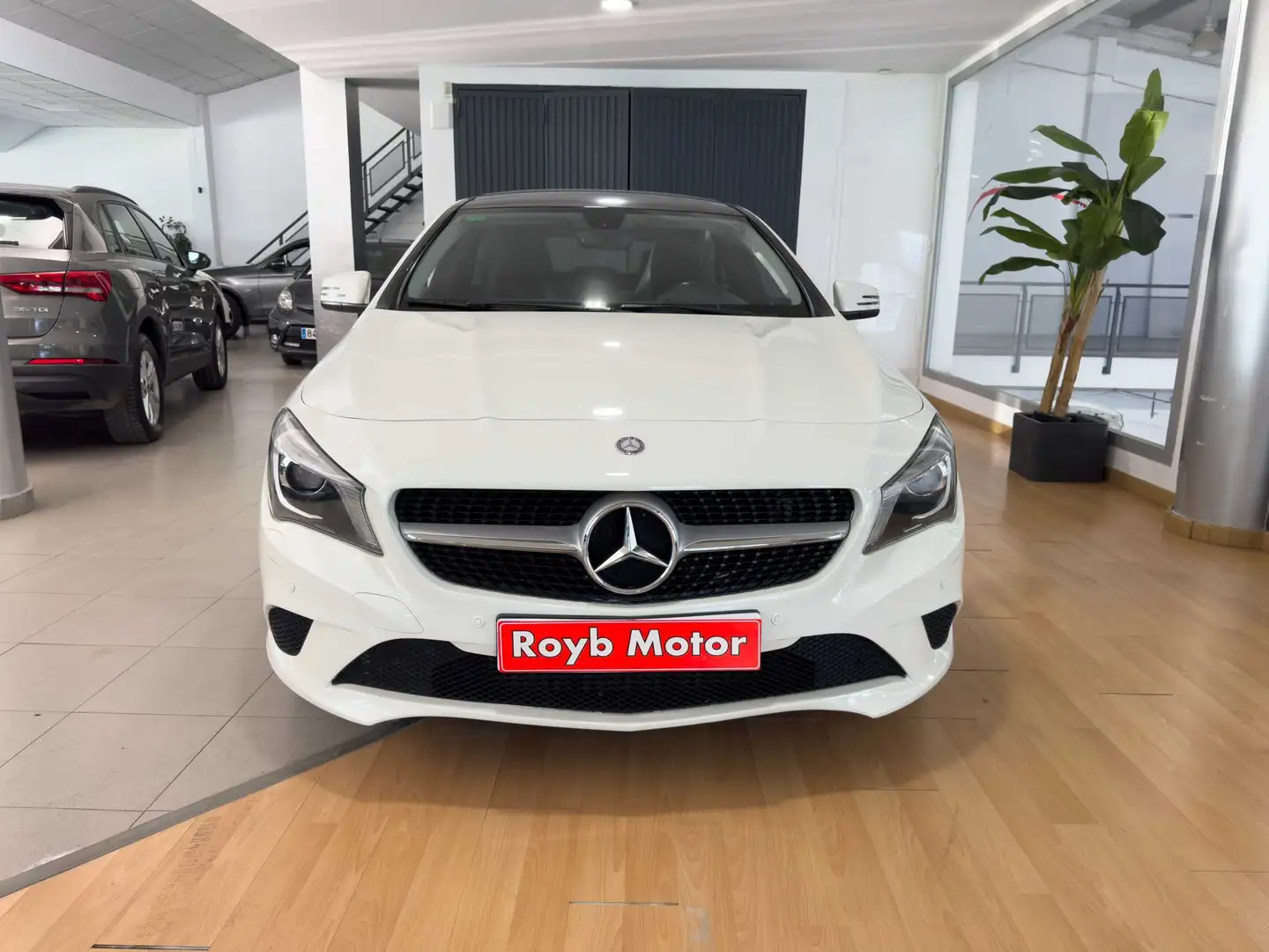 Mercedes-Benz CLA 220 220CDI Urban 7G-DCT Weiß - 2