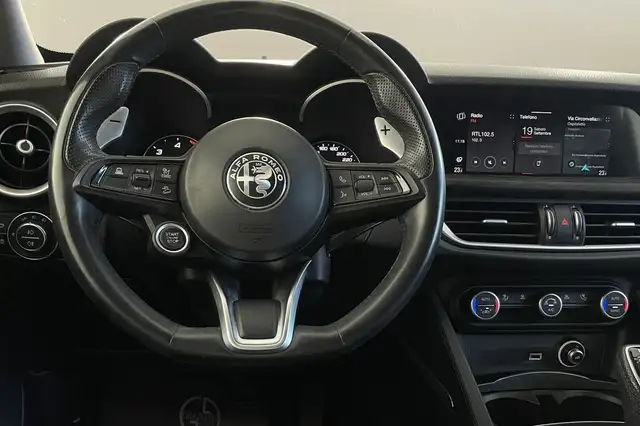 Alfa Romeo Stelvio view 16