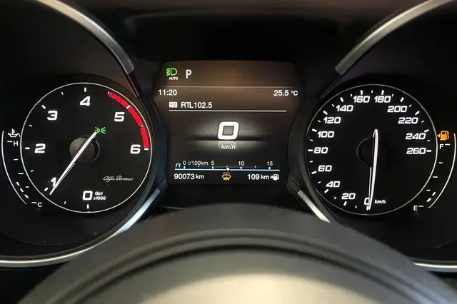 Alfa Romeo Stelvio view 22