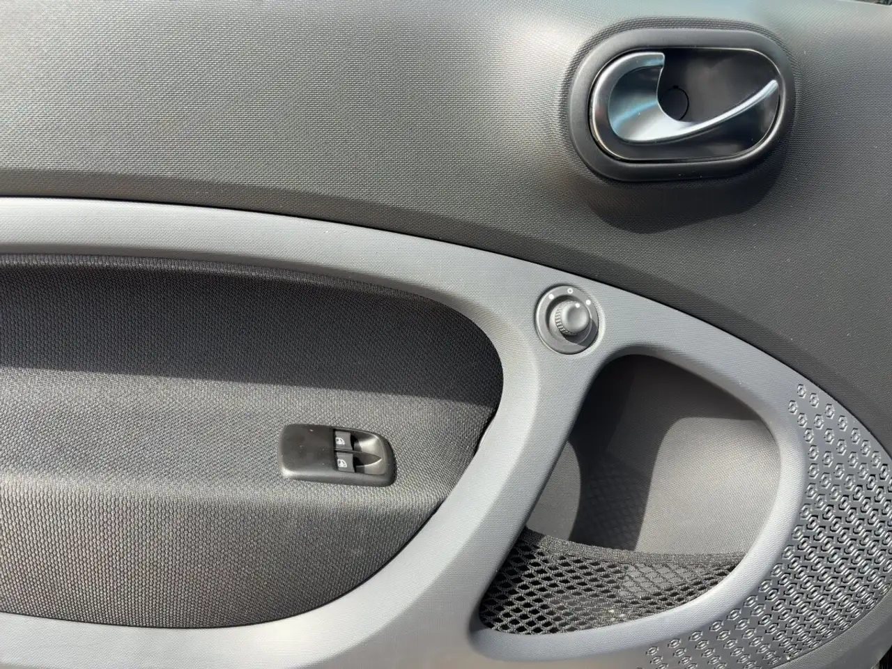 smart forTwo 2024 — фото 12