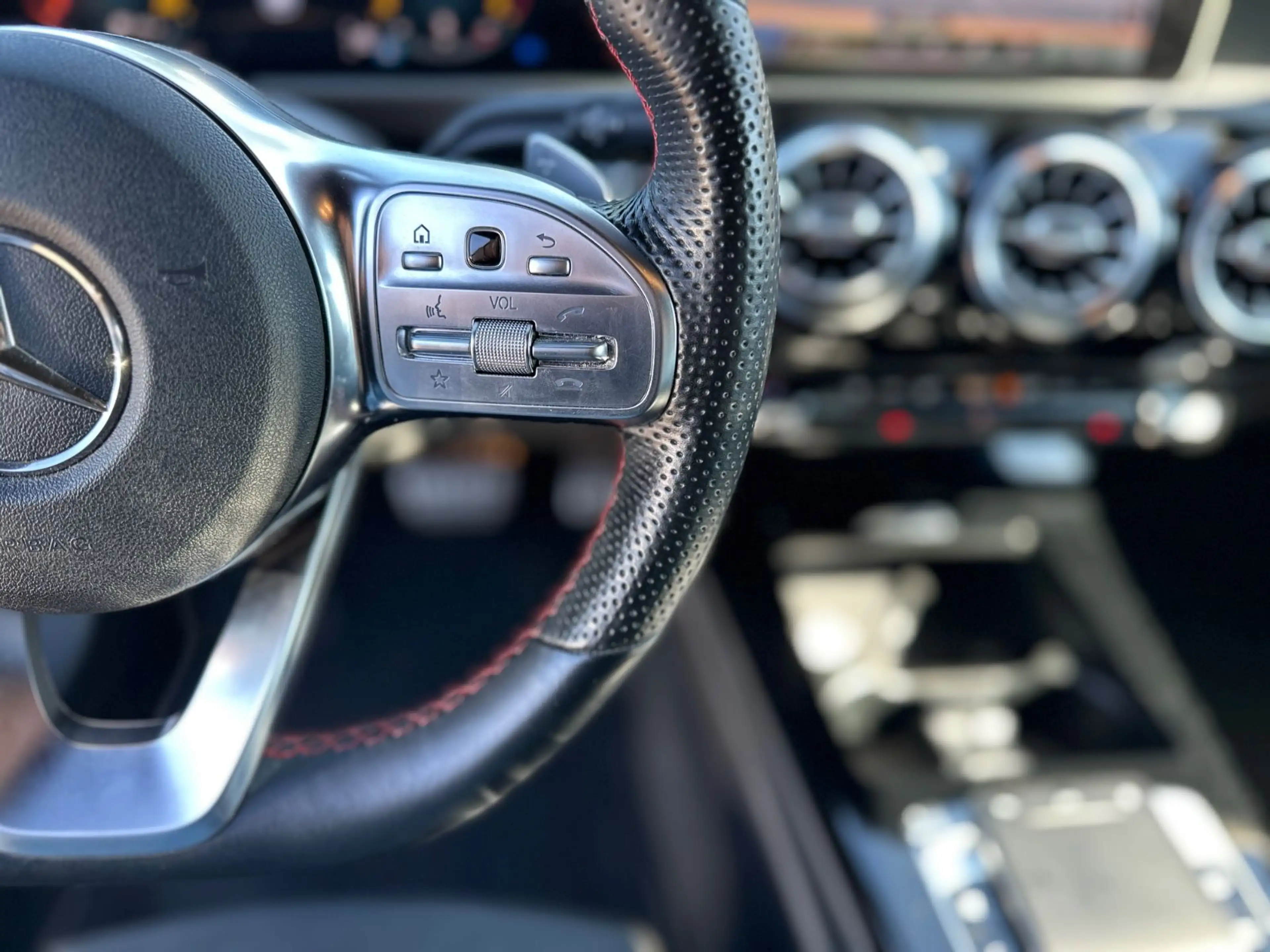 Mercedes-Benz CLA 220 AMG-LINE*MBUX*R-CAM*TEILLEDER*LED* — photo 15