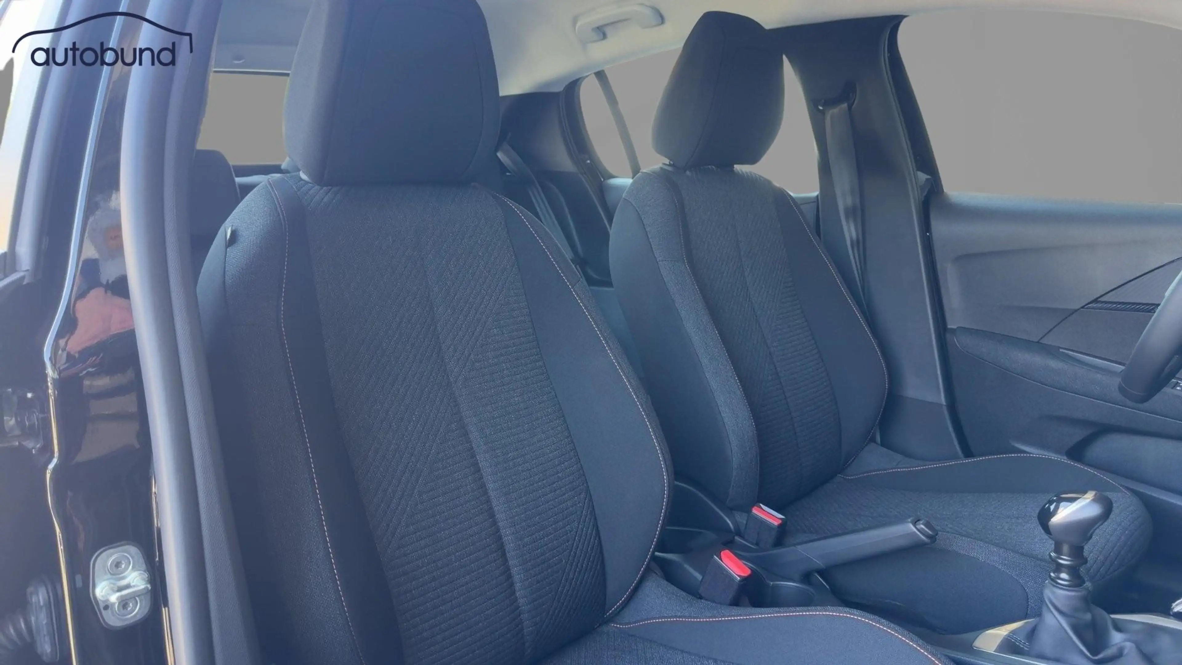 Peugeot 208 II 1,2l Turbo Style LED Link NBA PDC SHA Shz — photo 6