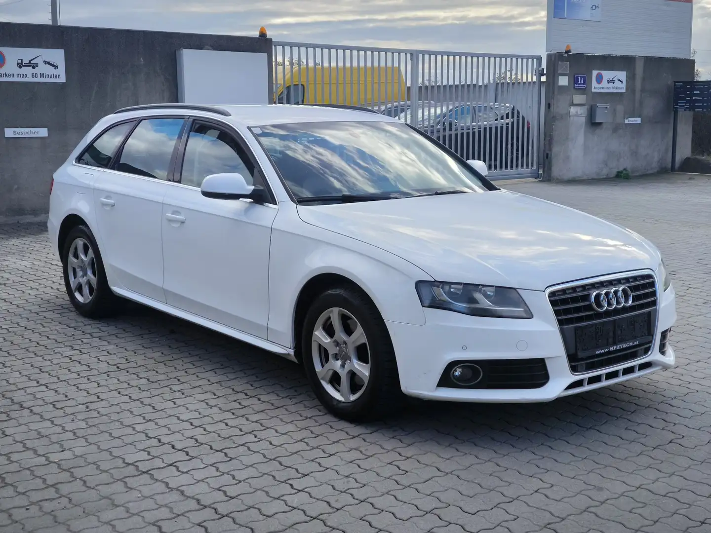 Audi A4 Avant 2.0 TDI DPF Ambiente - 1